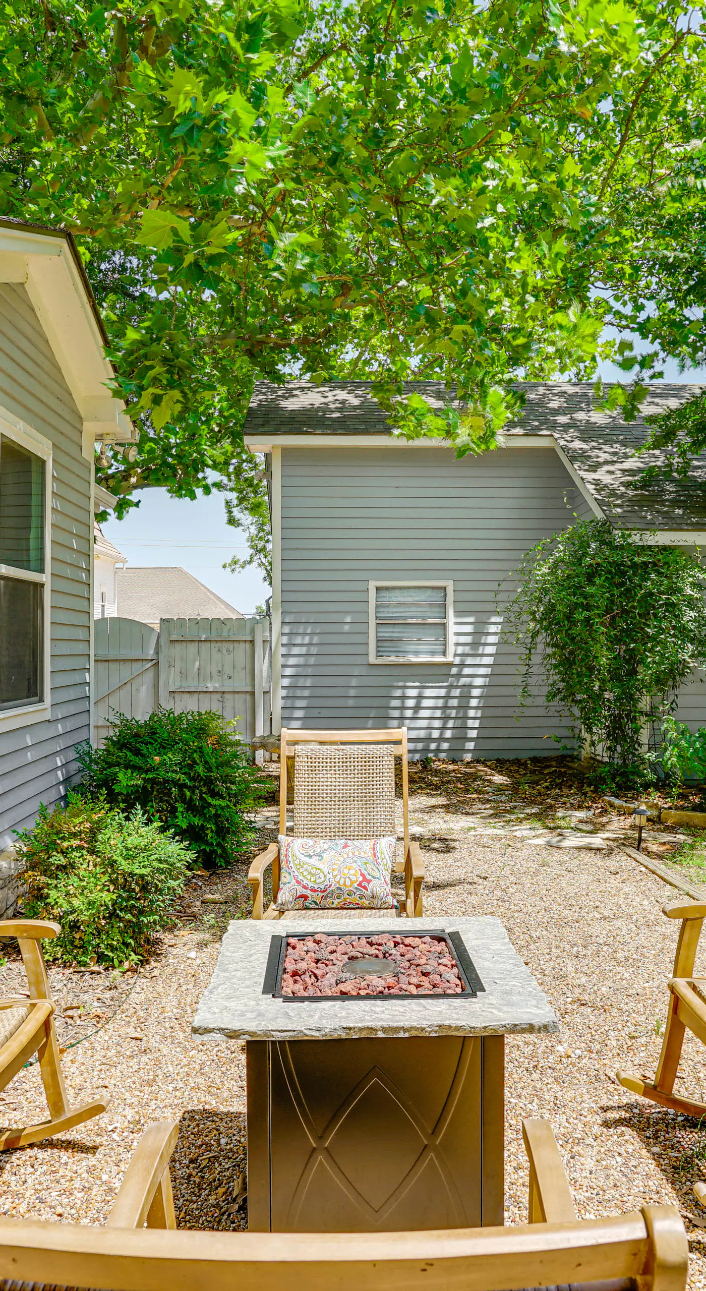 Granbury Home w/ Fire Pit, Walk to The Square!