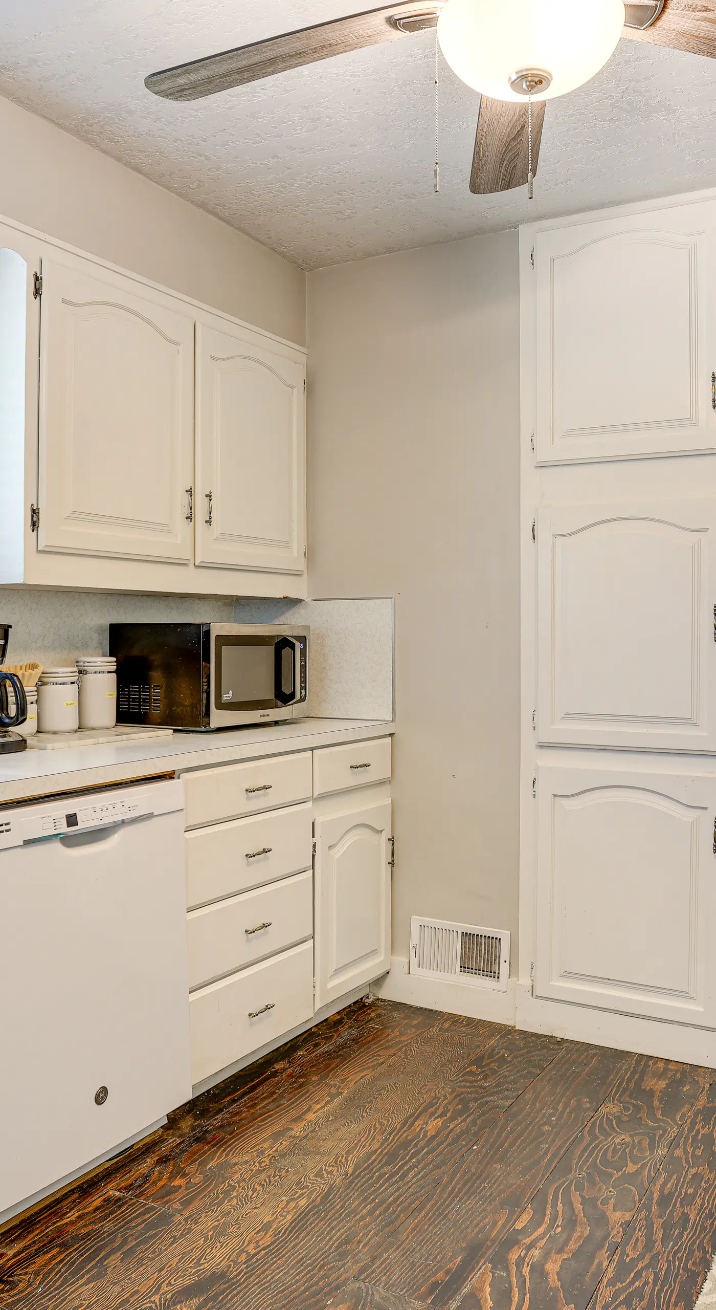 Apt 3 Mi to Dtwn Ogden! Pet-Friendly Backyard