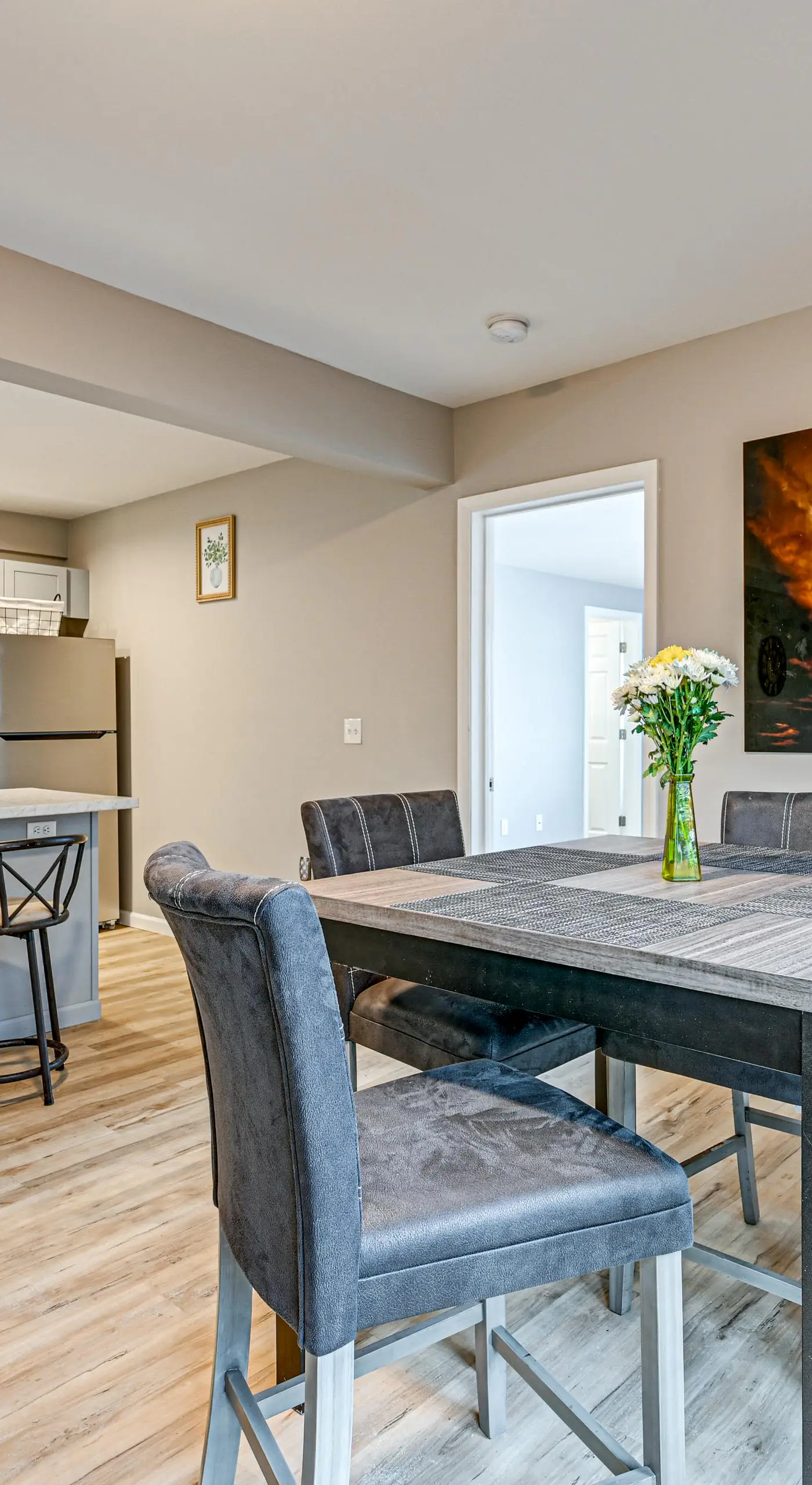 Walkable Stay Near Hudson River, Dining & Shopping