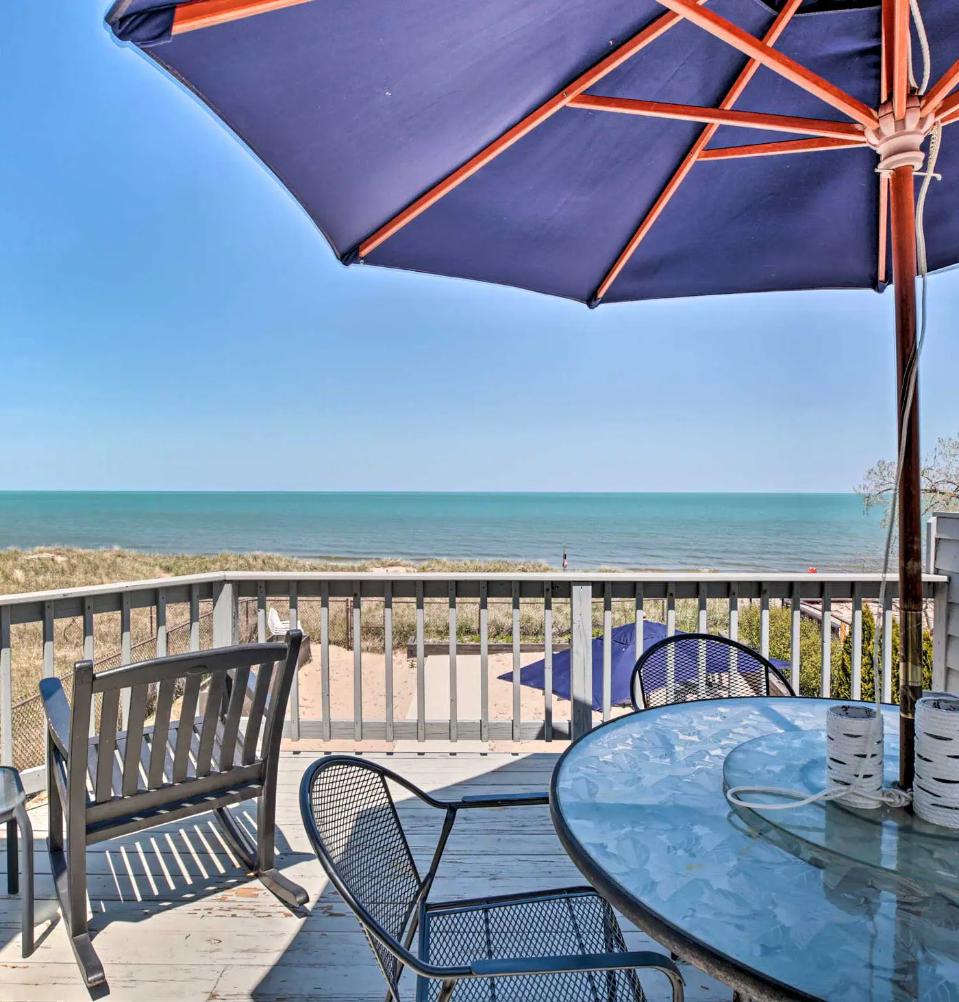 Lakefront Family Retreat w/ Grill: Steps to Beach!