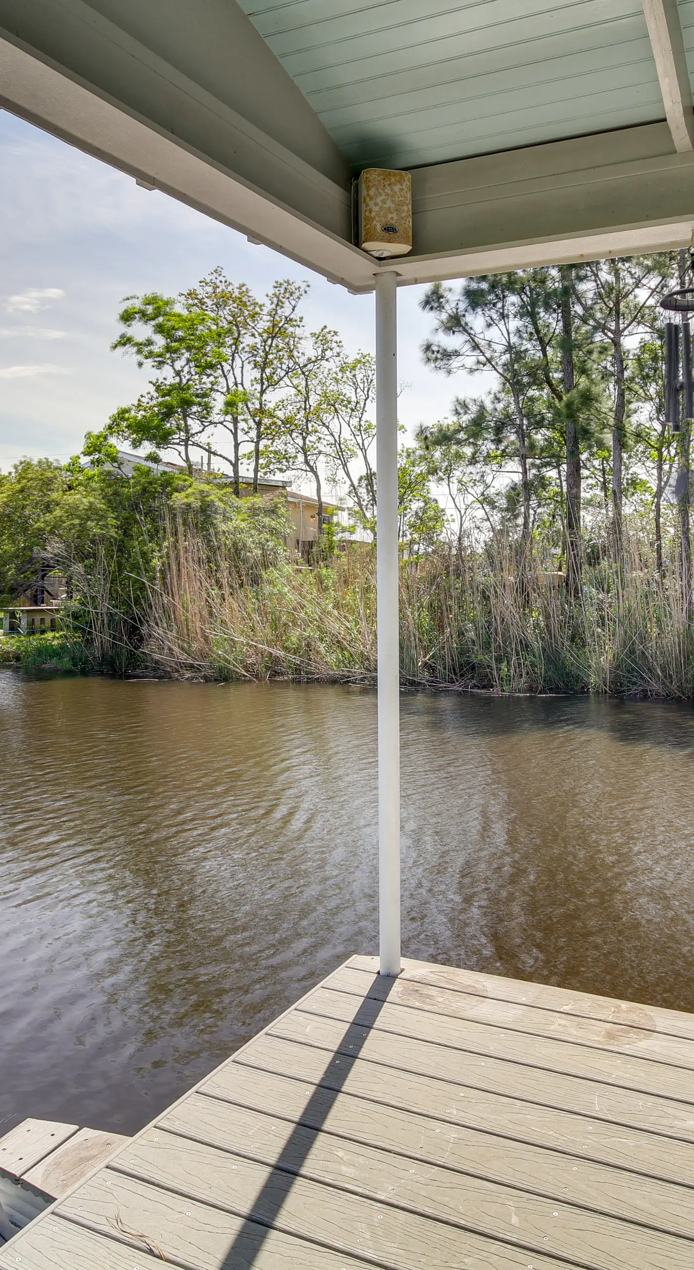Bay St Louis Houseboat 6 Mi to Old Town & Beach!