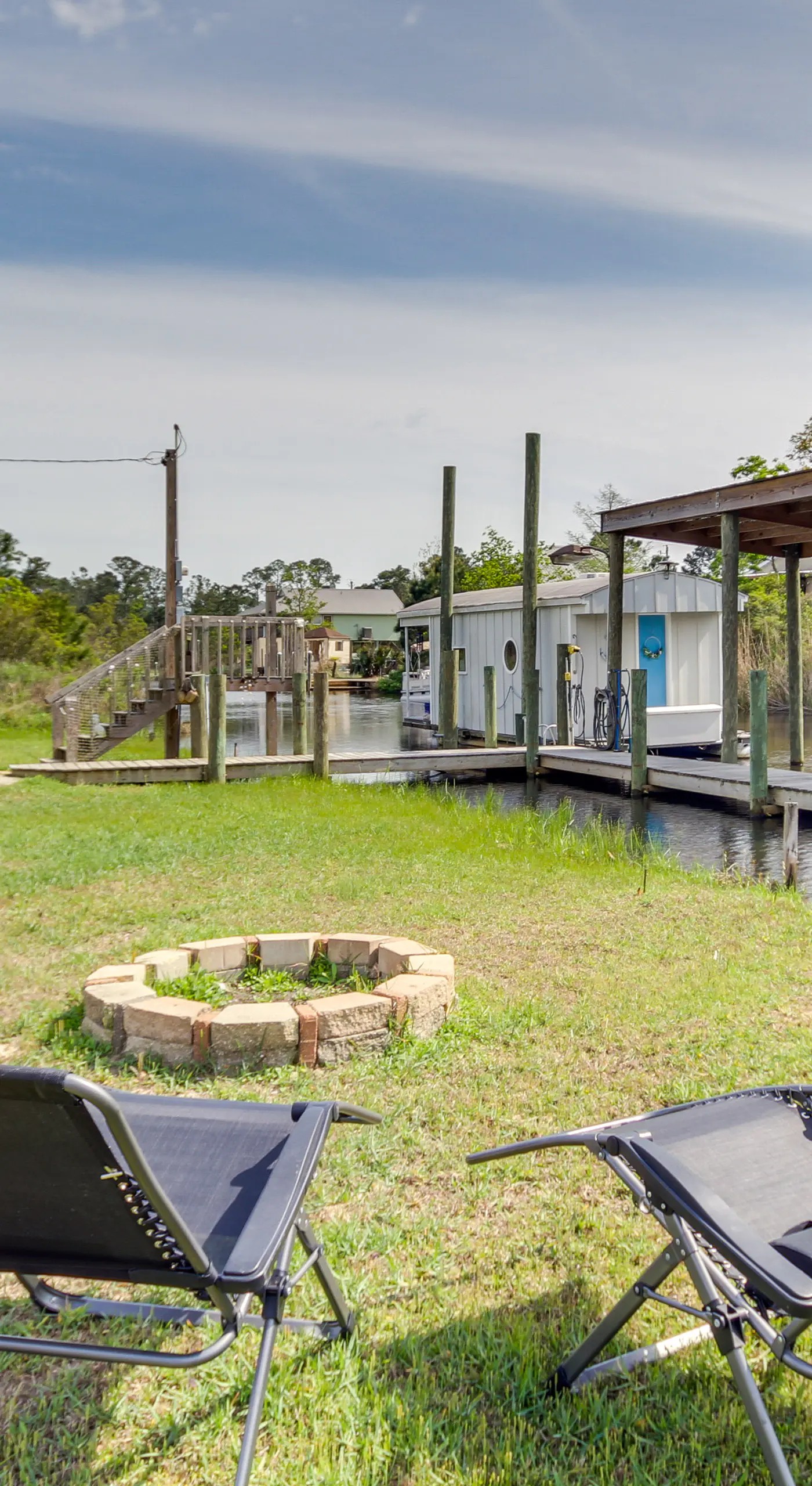 Bay St Louis Houseboat 6 Mi to Old Town & Beach!
