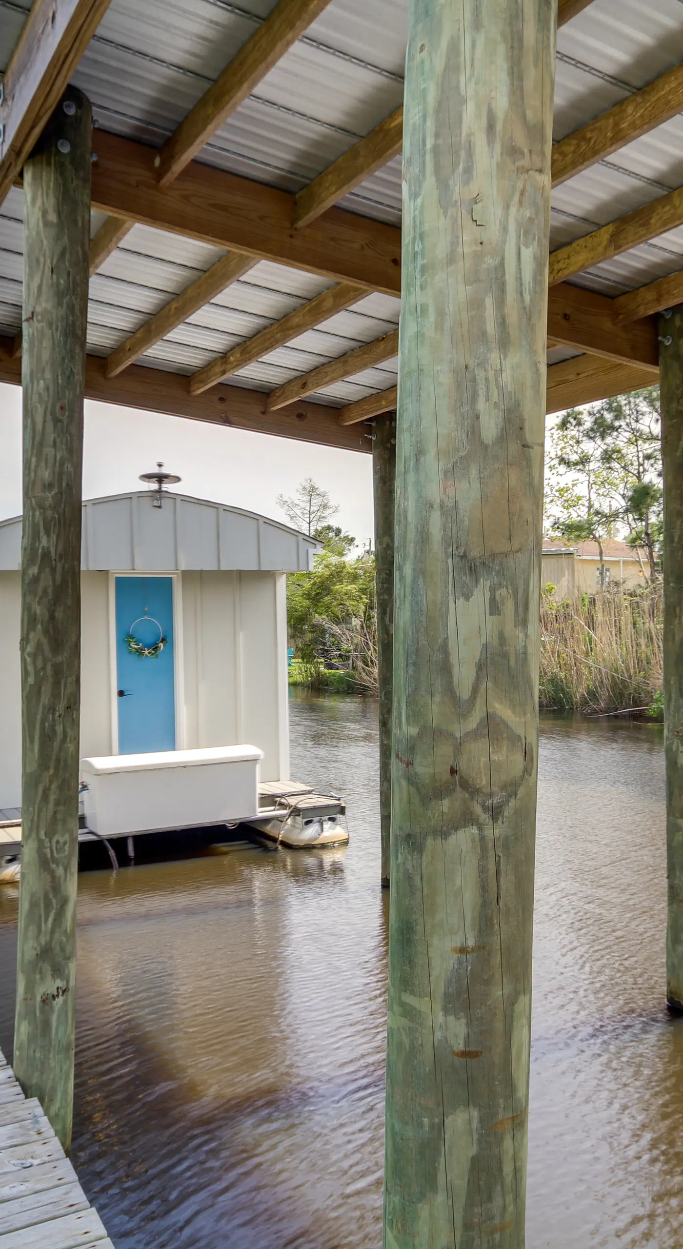 Bay St Louis Houseboat 6 Mi to Old Town & Beach!