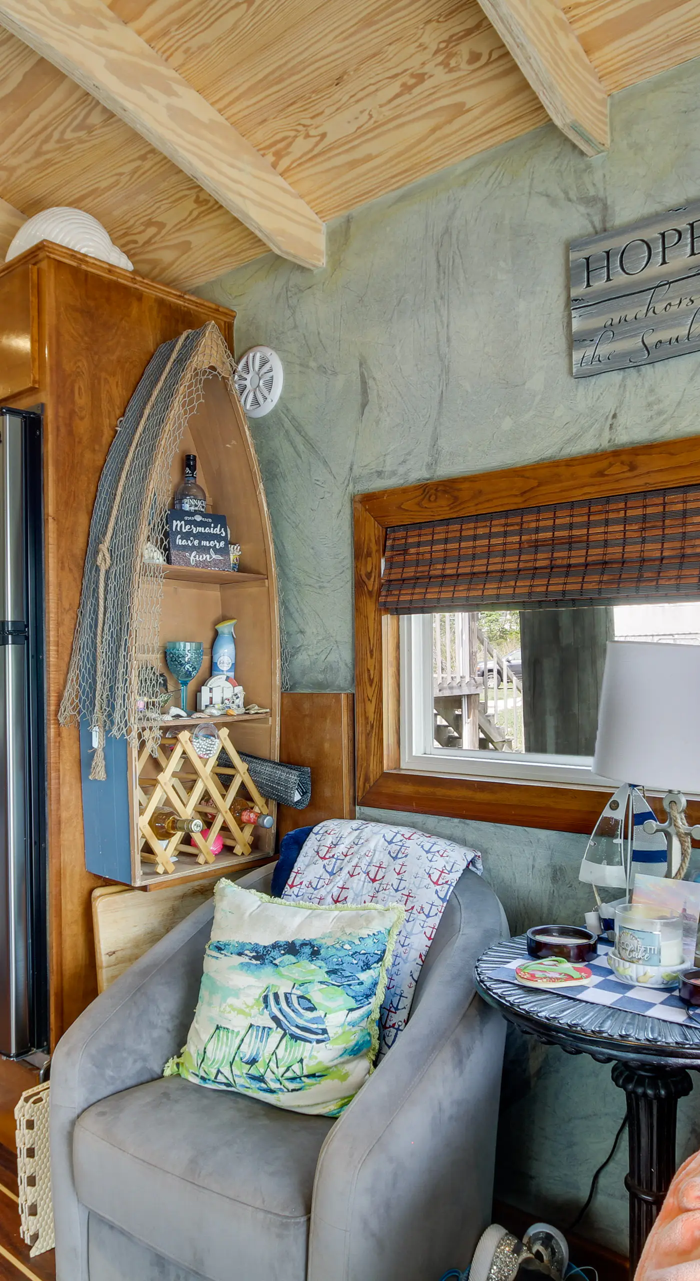 Bay St Louis Houseboat 6 Mi to Old Town & Beach!