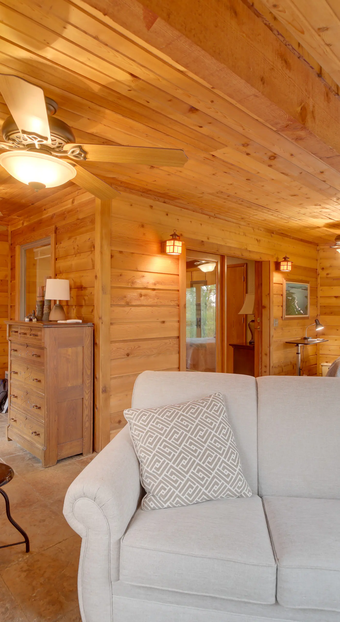 Lake Eufaula Cabin w/ Dock at Nine Marina