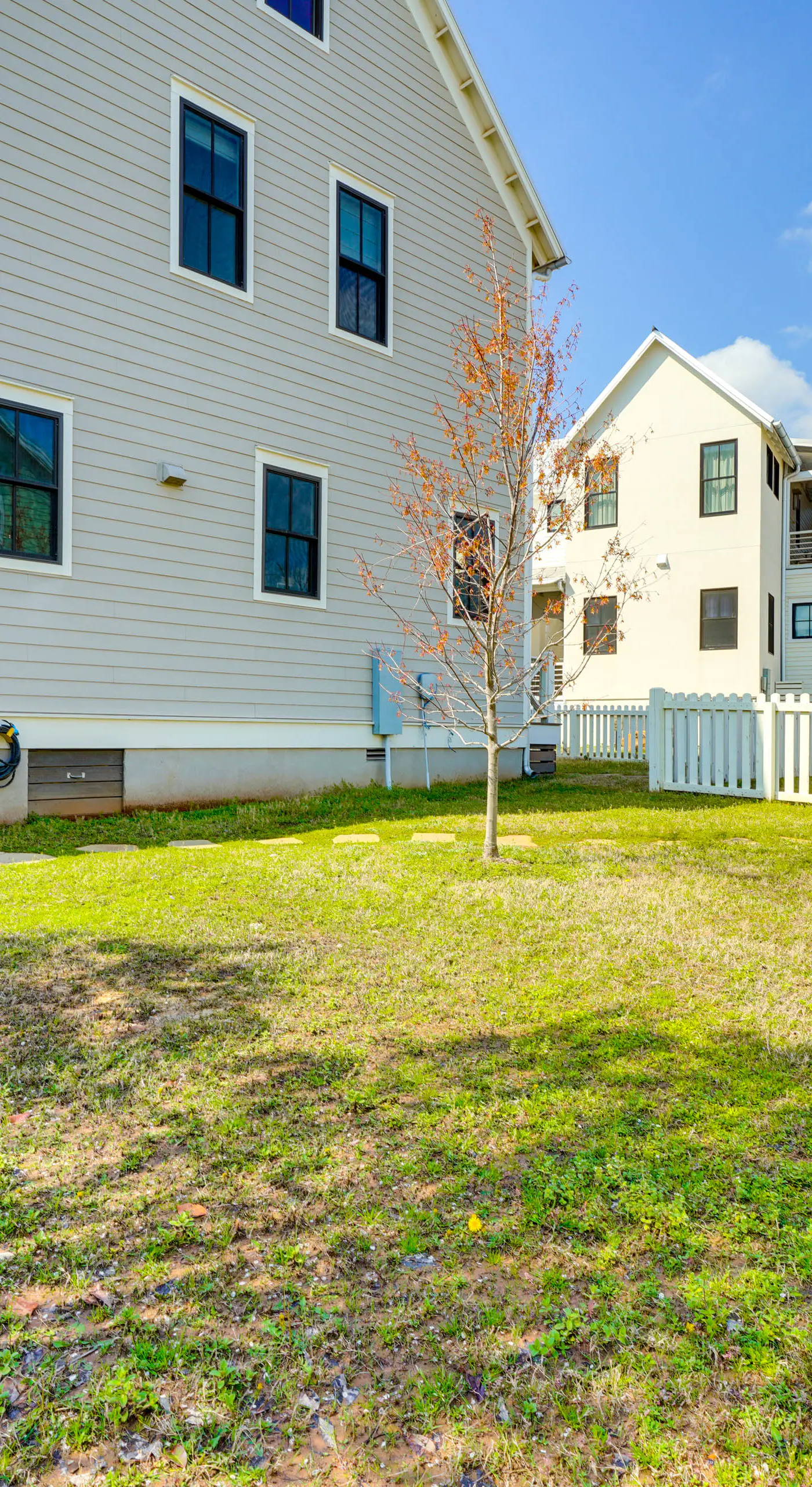 Carlton Landing Home w/ Poolside Lake View!