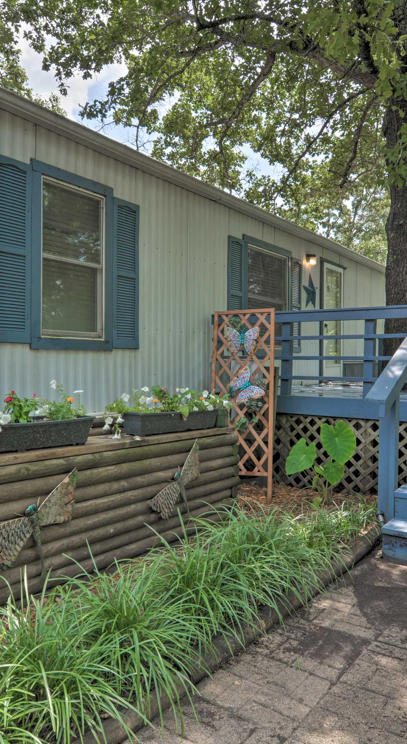 Hot Tub & Deck: Tranquil Home Near Grand Lake