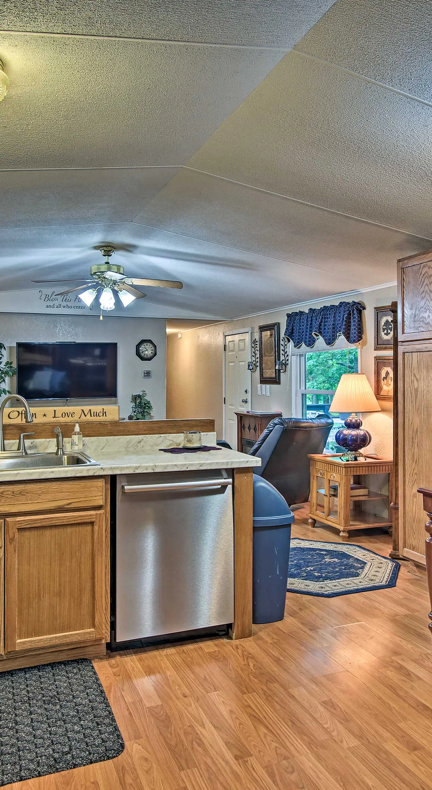 Hot Tub & Deck: Tranquil Home Near Grand Lake