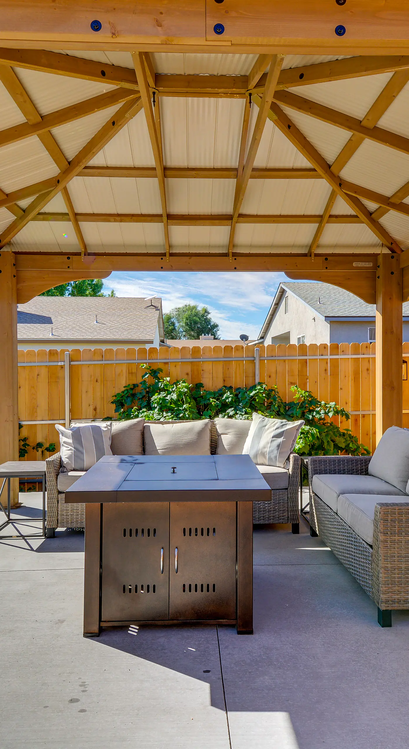 Hot Tub & Fire Pit: Prescott Valley Retreat!