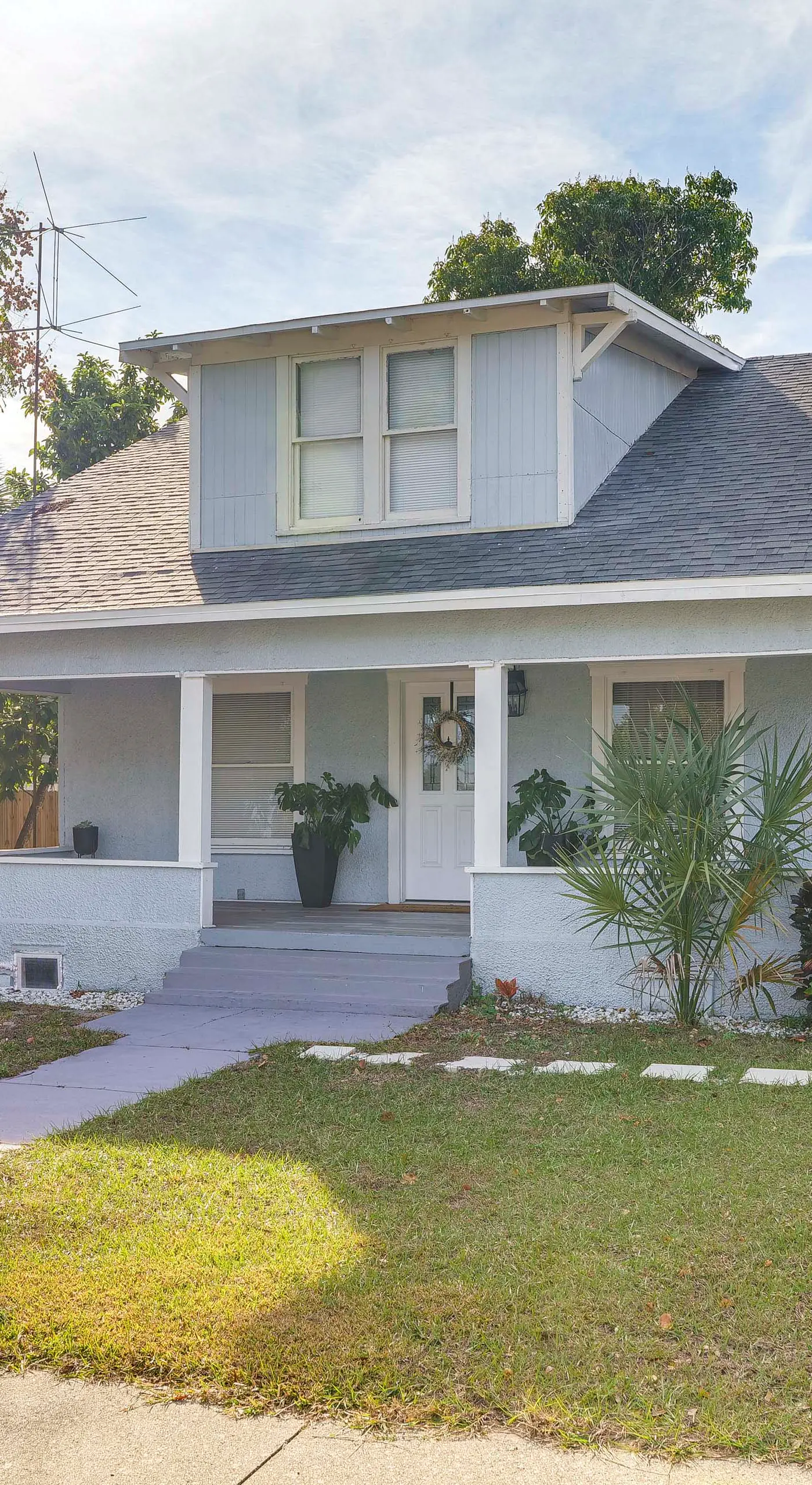 Walk to Winter Haven Hospital: Convenient Apt