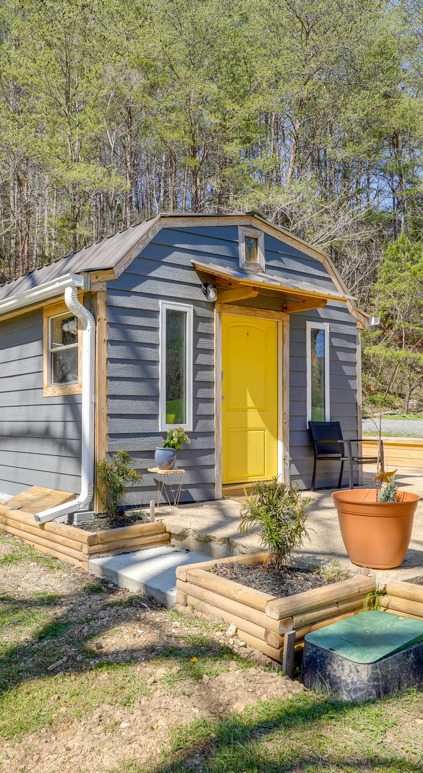 'Blue Dream' Cabin in Rising Fawn w/ Fire Pit!