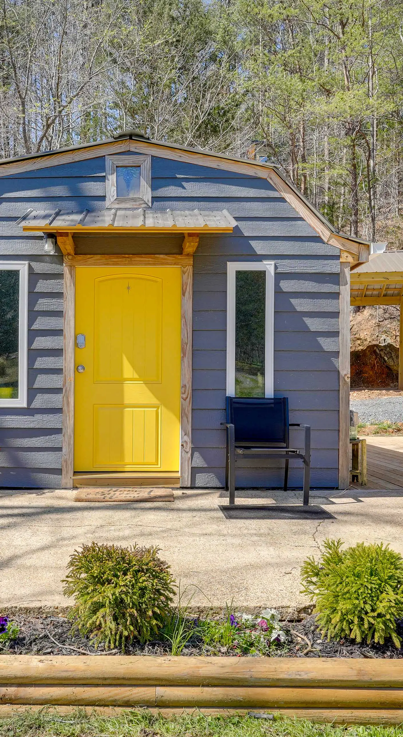 'Blue Dream' Cabin in Rising Fawn w/ Fire Pit!