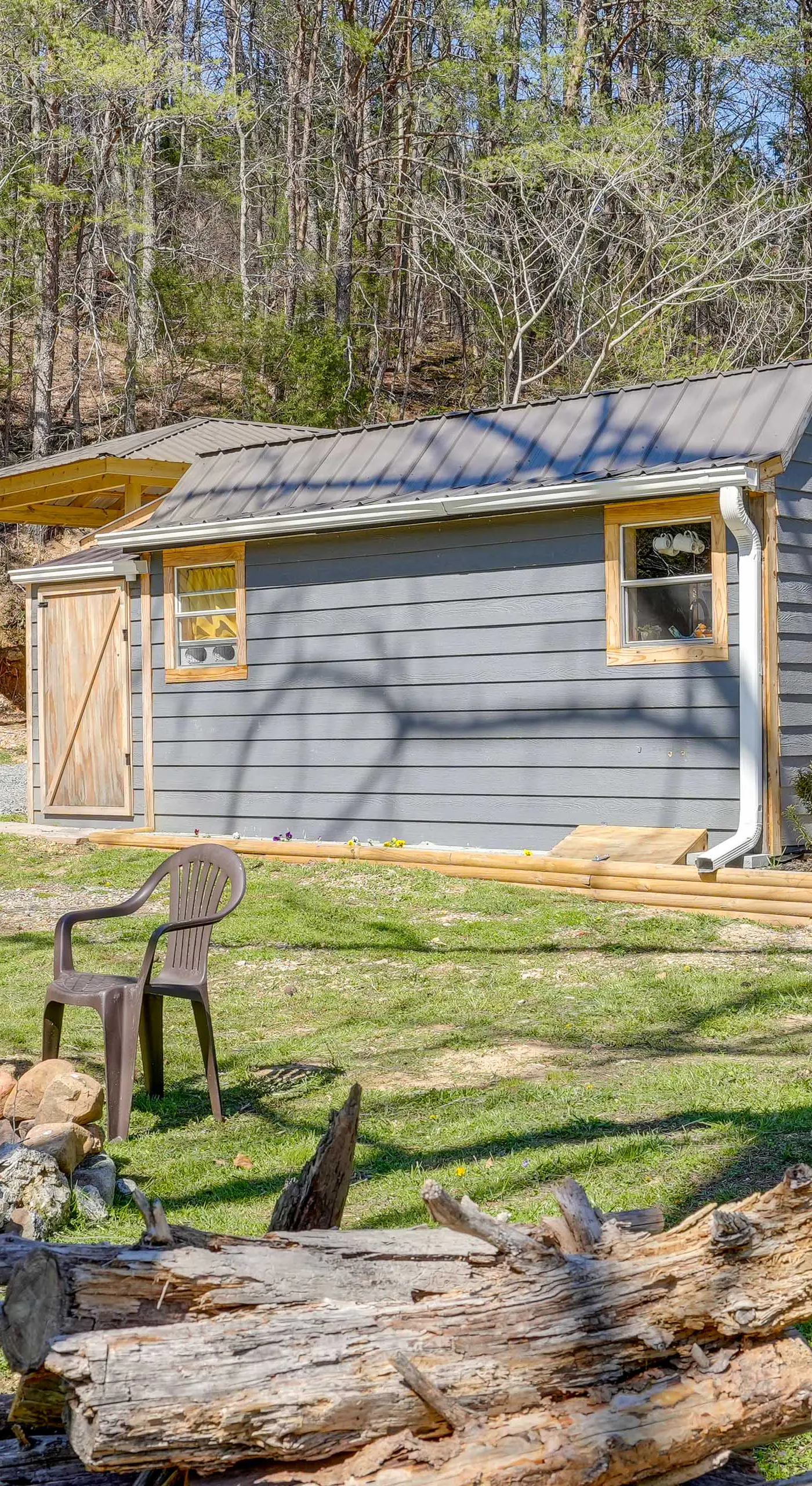 'Blue Dream' Cabin in Rising Fawn w/ Fire Pit!