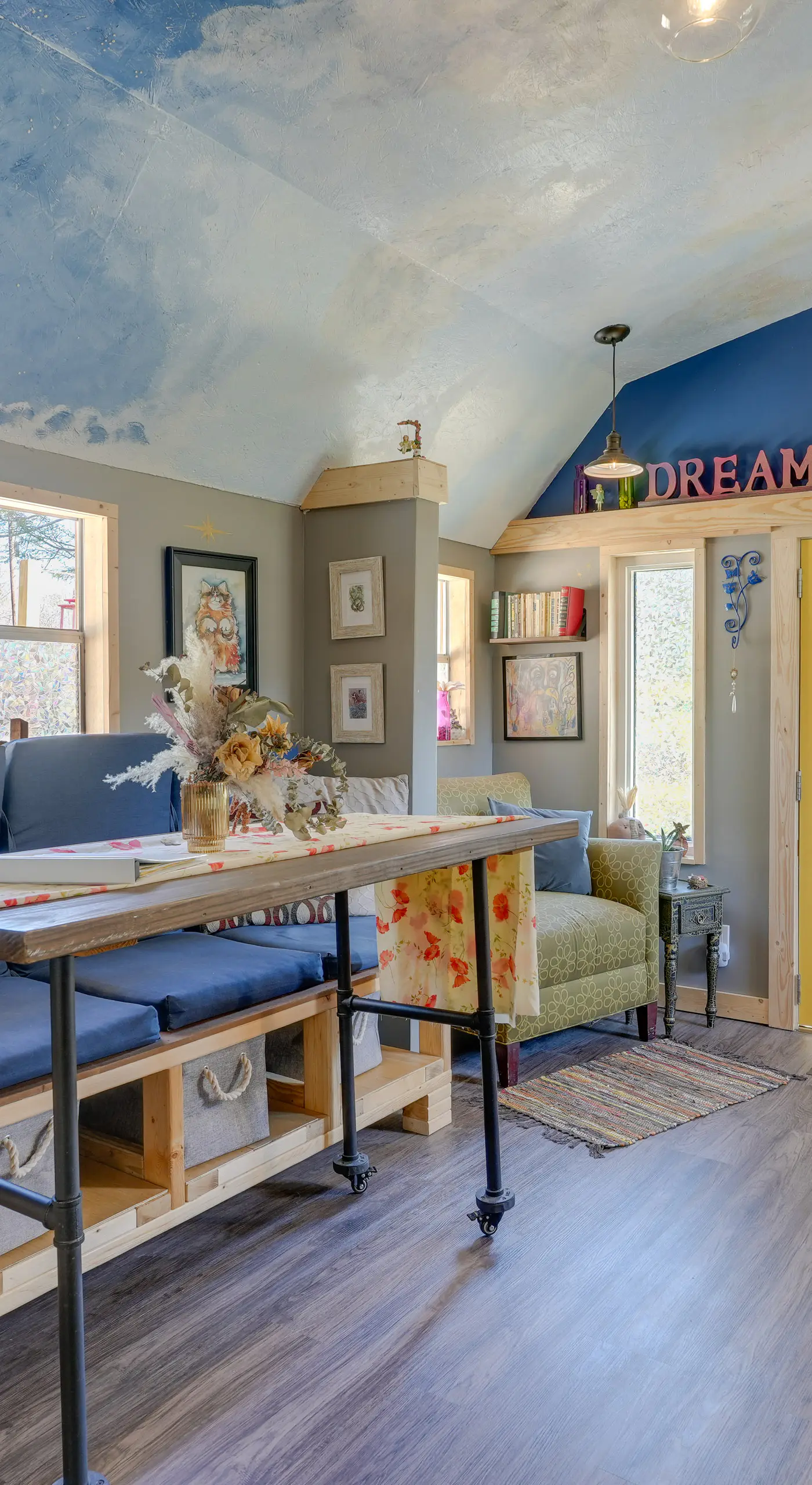 'Blue Dream' Cabin in Rising Fawn w/ Fire Pit!