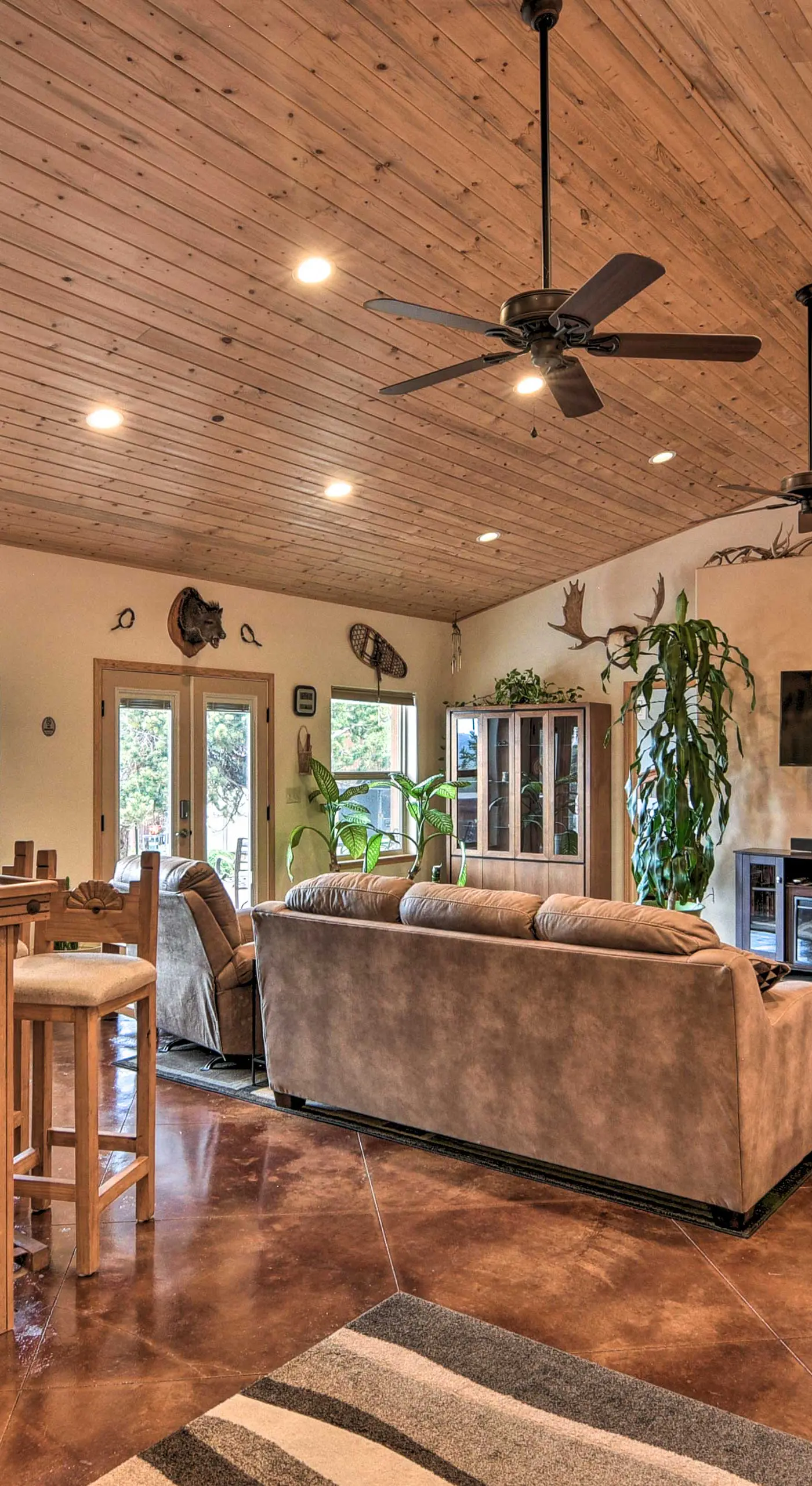 Stunning Home w/ Fire Pit, 11 Mi to Mt Yale!