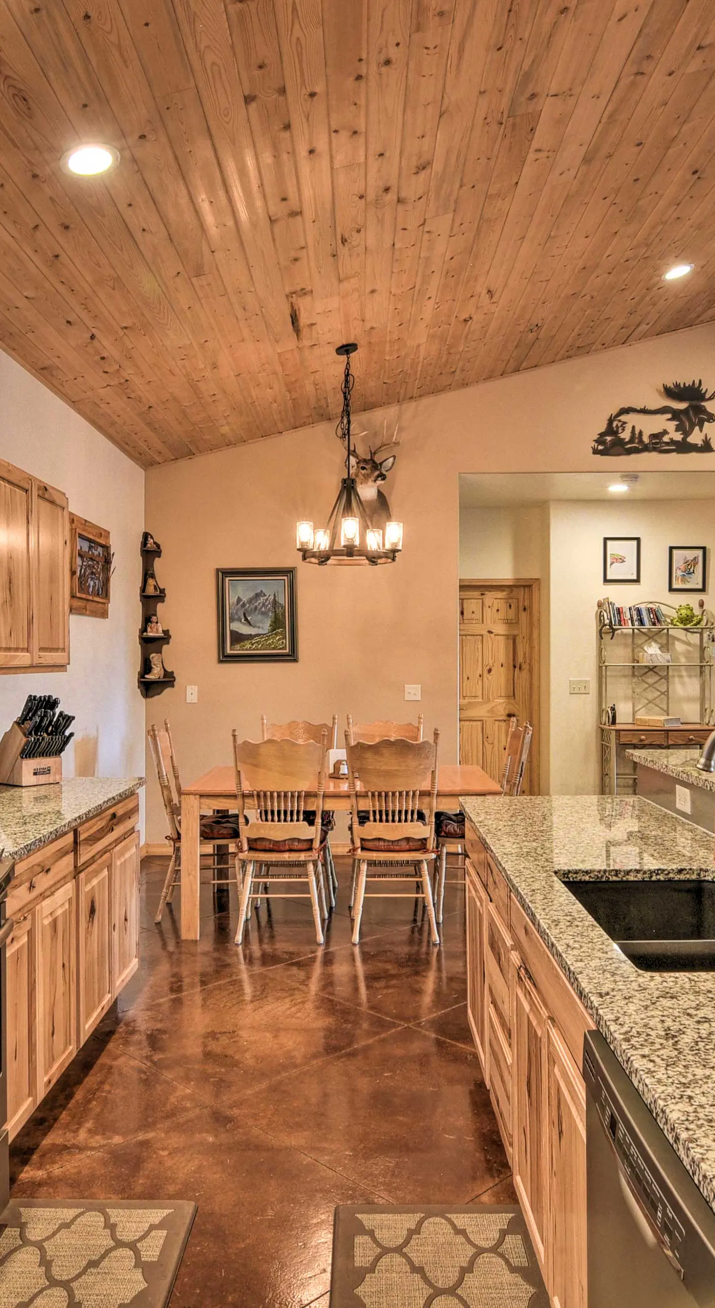 Stunning Home w/ Fire Pit, 11 Mi to Mt Yale!