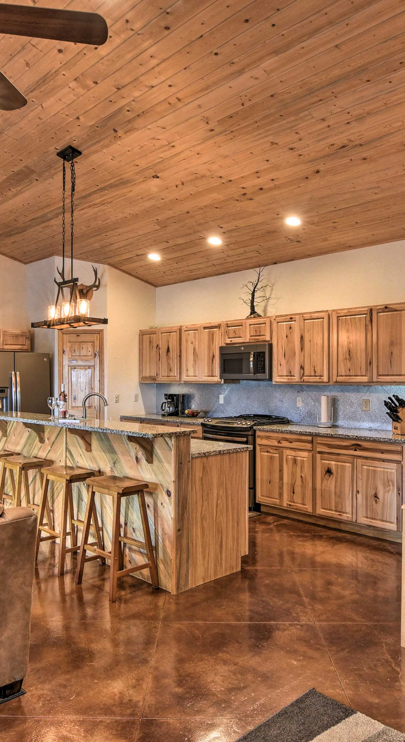 Stunning Home w/ Fire Pit, 11 Mi to Mt Yale!