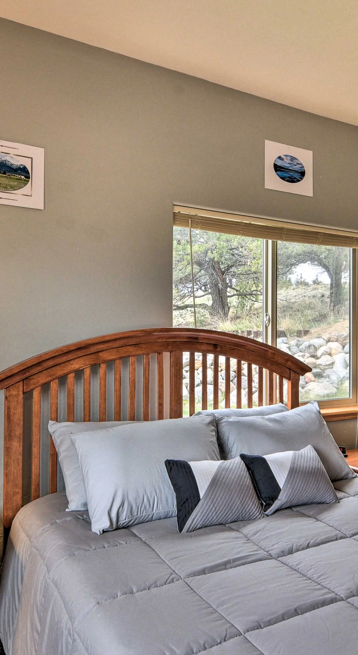 Stunning Home w/ Fire Pit, 11 Mi to Mt Yale!