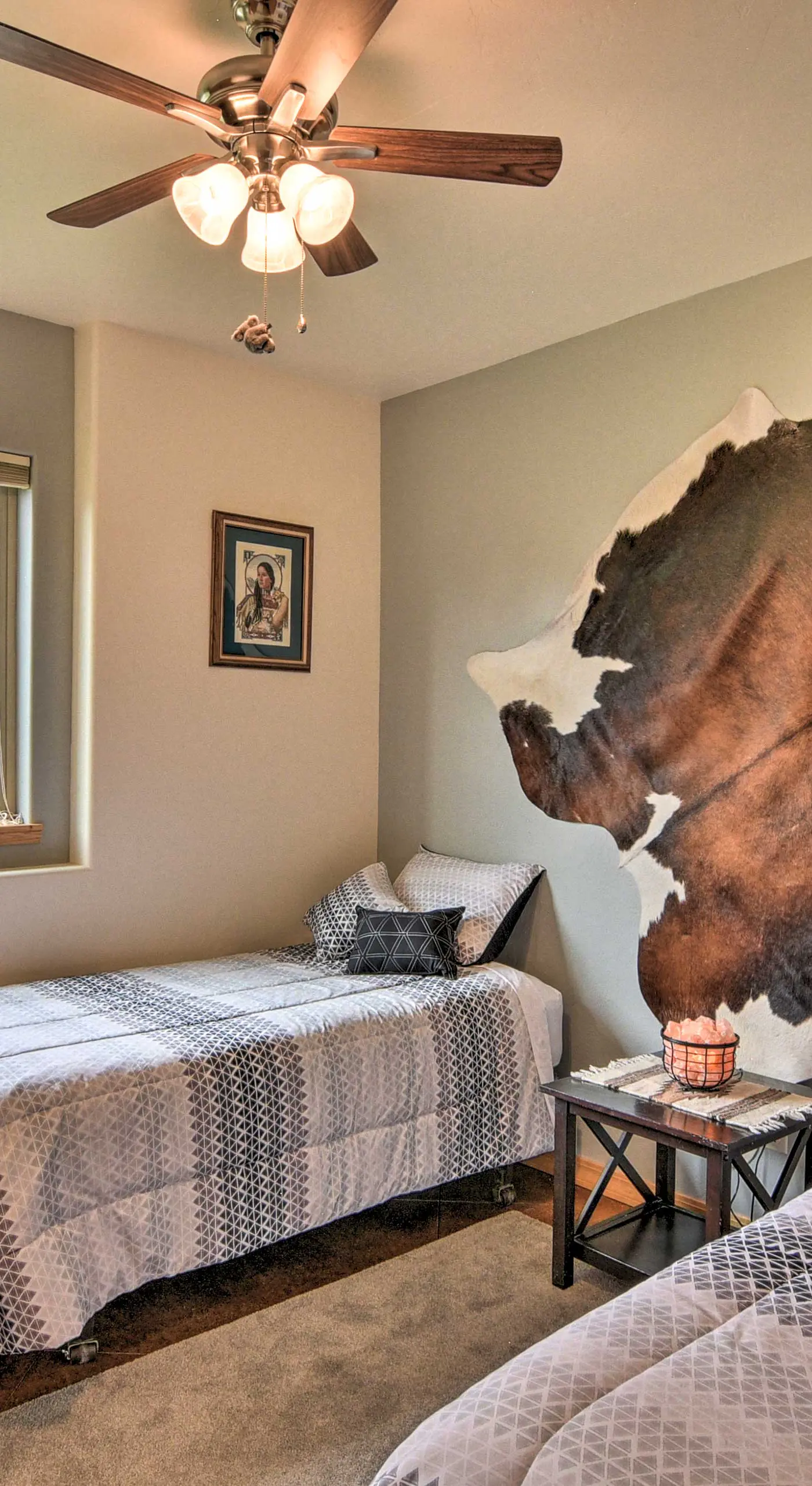 Stunning Home w/ Fire Pit, 11 Mi to Mt Yale!