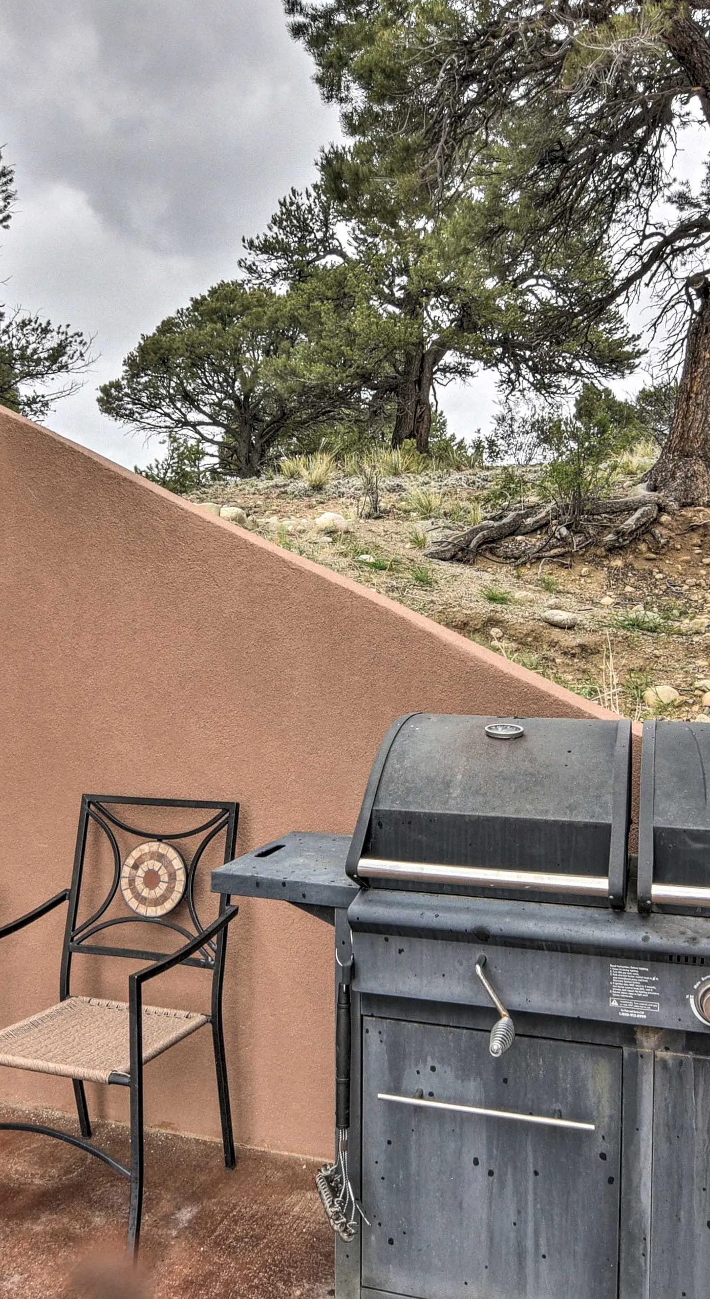 Stunning Home w/ Fire Pit, 11 Mi to Mt Yale!