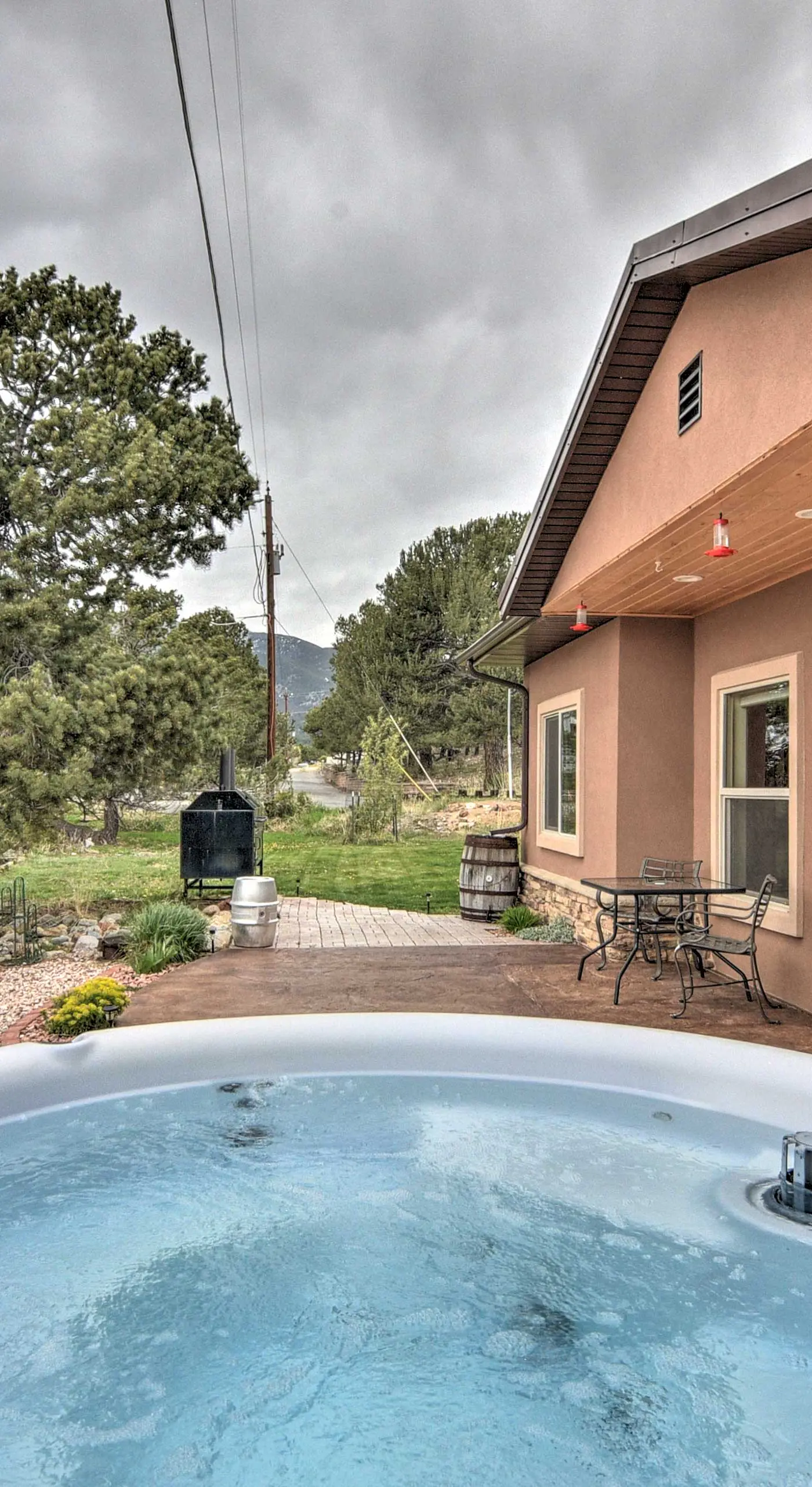 Stunning Home w/ Fire Pit, 11 Mi to Mt Yale!