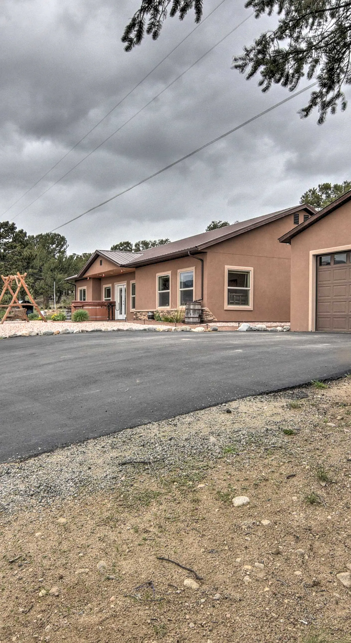 Stunning Home w/ Fire Pit, 11 Mi to Mt Yale!