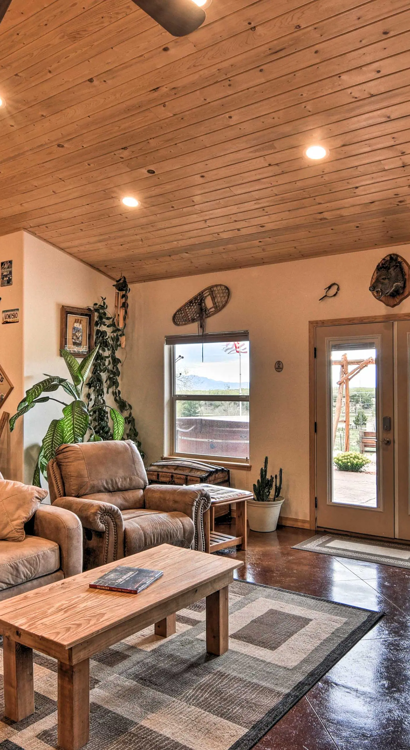 Stunning Home w/ Fire Pit, 11 Mi to Mt Yale!