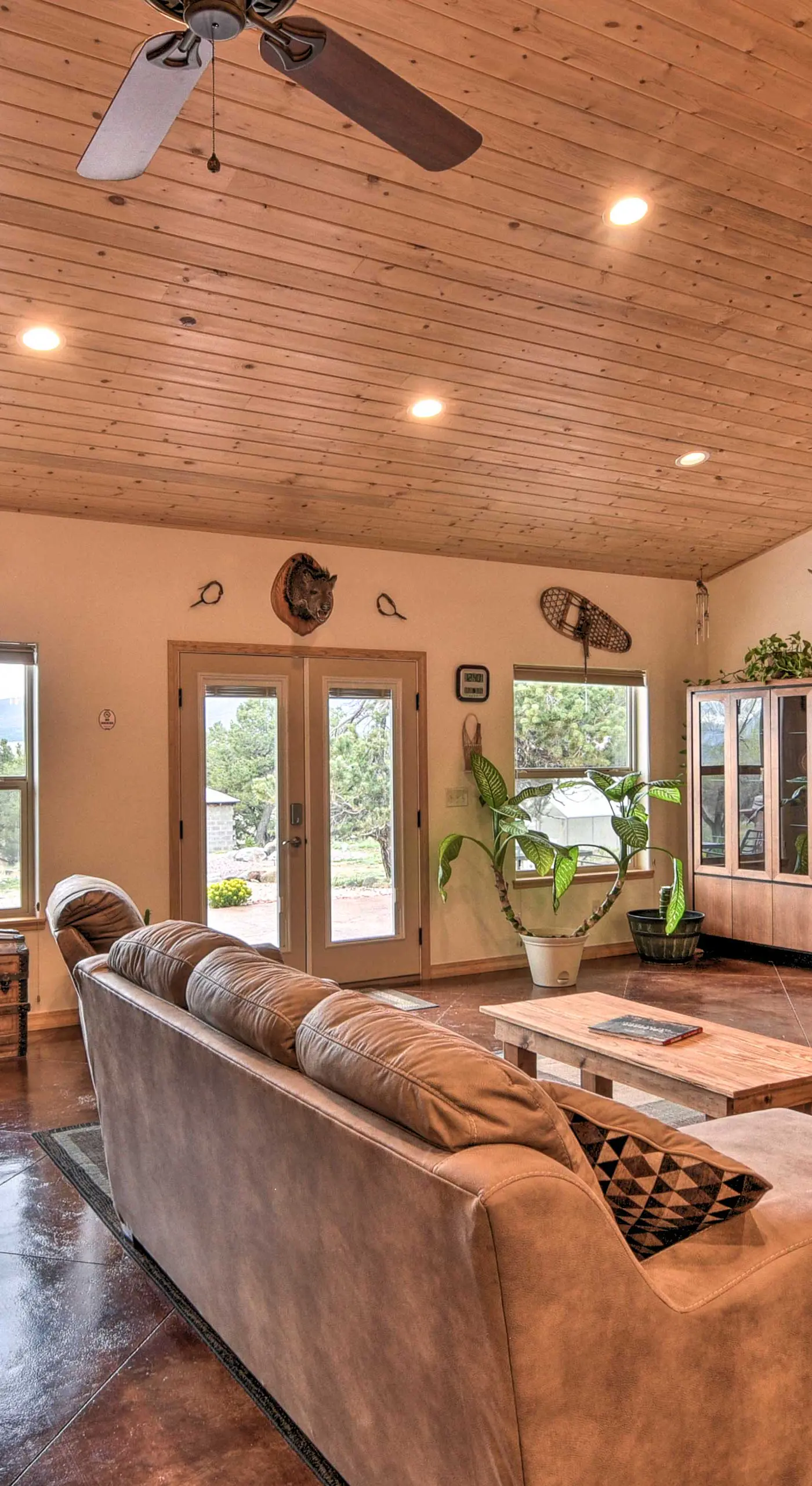 Stunning Home w/ Fire Pit, 11 Mi to Mt Yale!