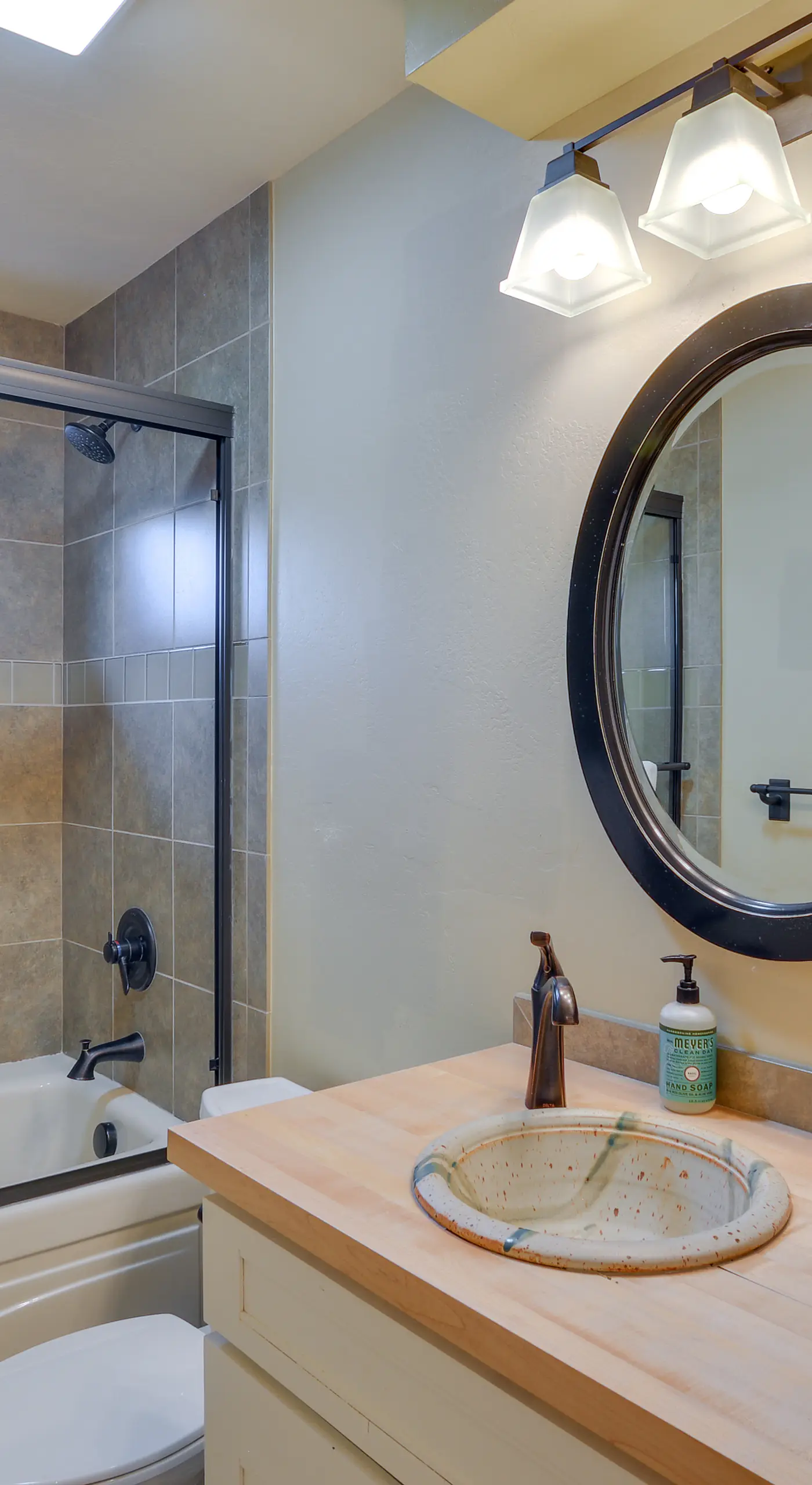 Buena Vista Vacation Home: Hot Tub, Mountain Views