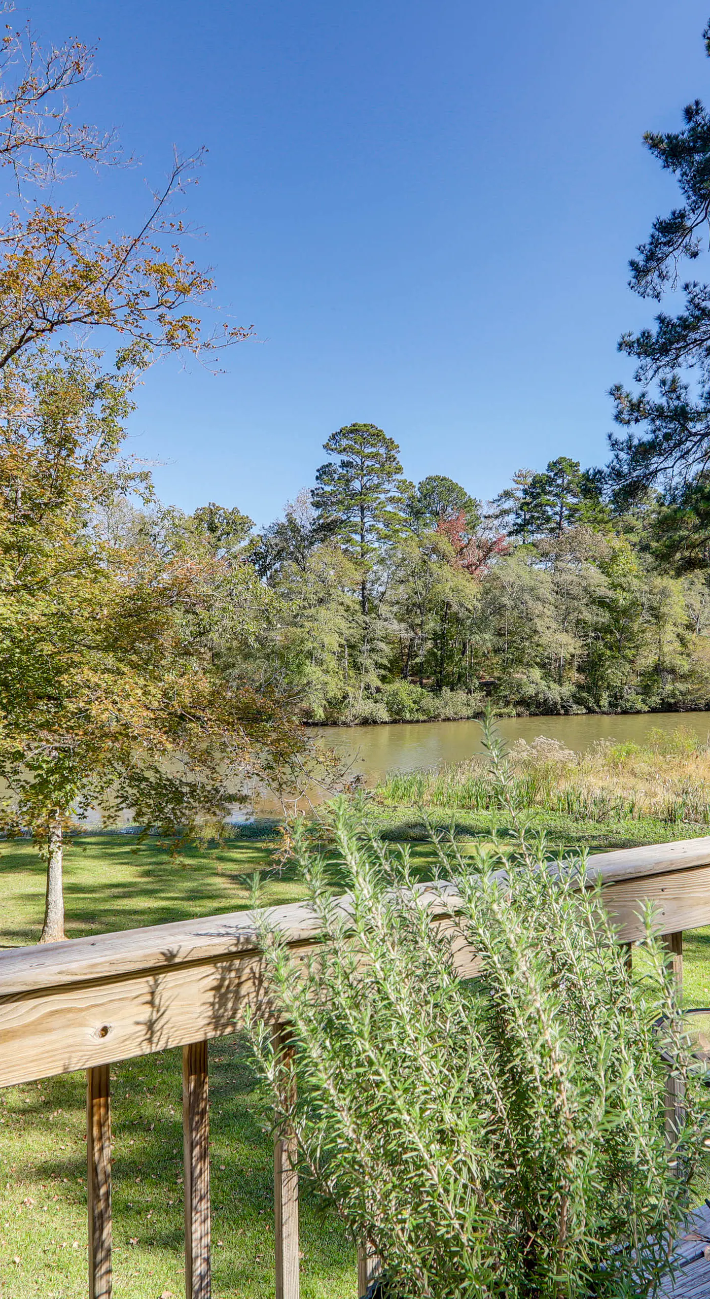 Wilderness Retreat on Crooked Creek, Lake Sinclair