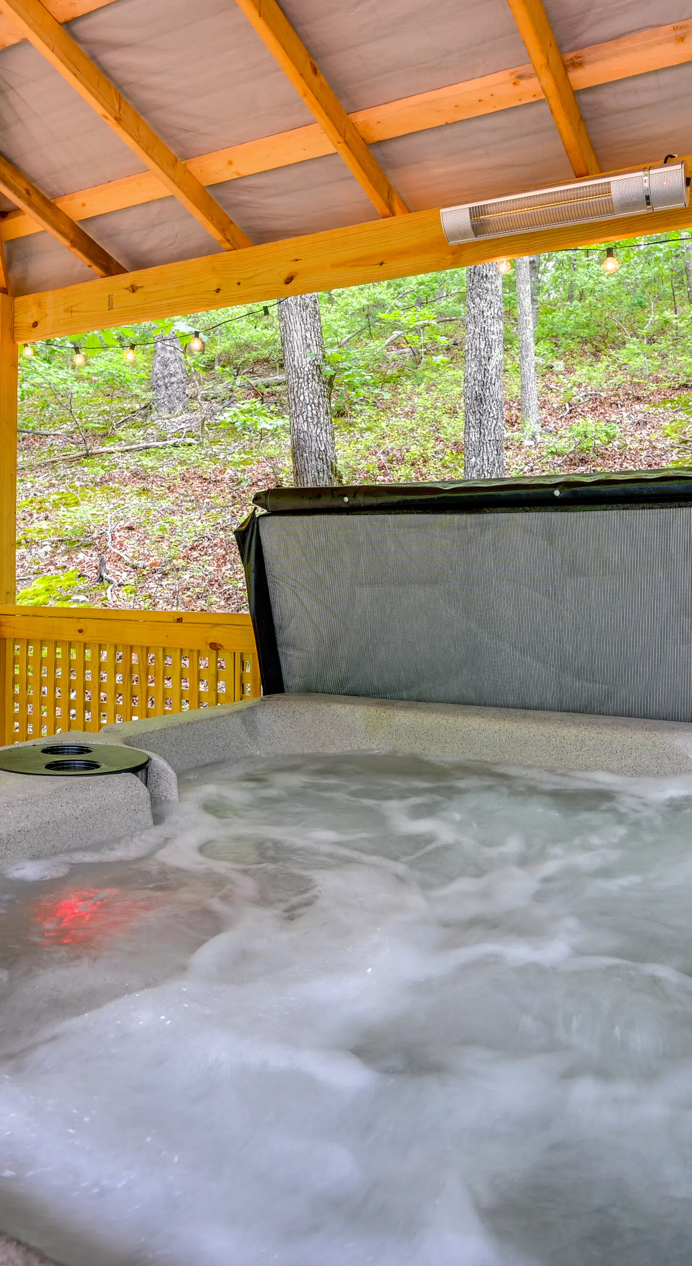 Murray Cabin w/ Hot Tub: Walk to Kentucky Lake!