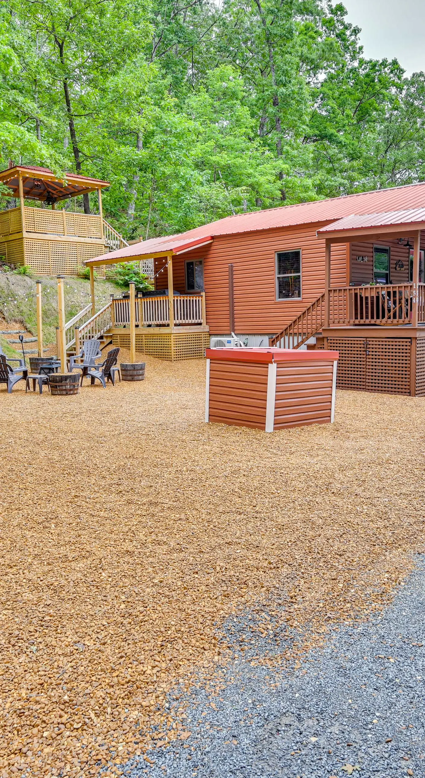 Murray Cabin w/ Hot Tub: Walk to Kentucky Lake!