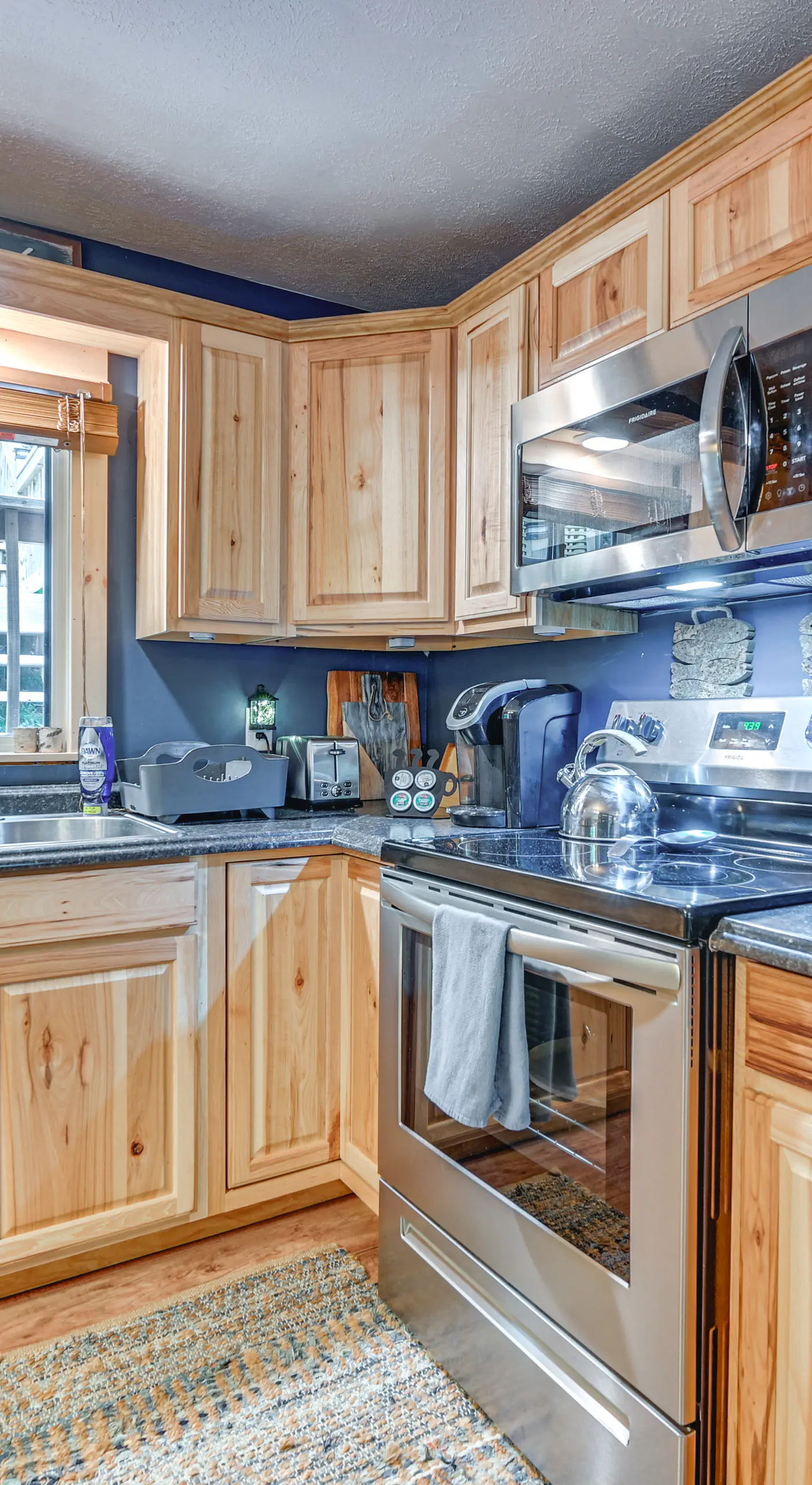 Murray Cabin w/ Hot Tub: Walk to Kentucky Lake!