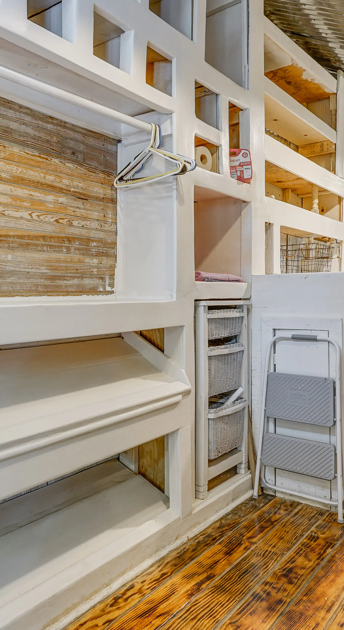 Walk to Granbury Square & Beach! 'Texas Cottage'