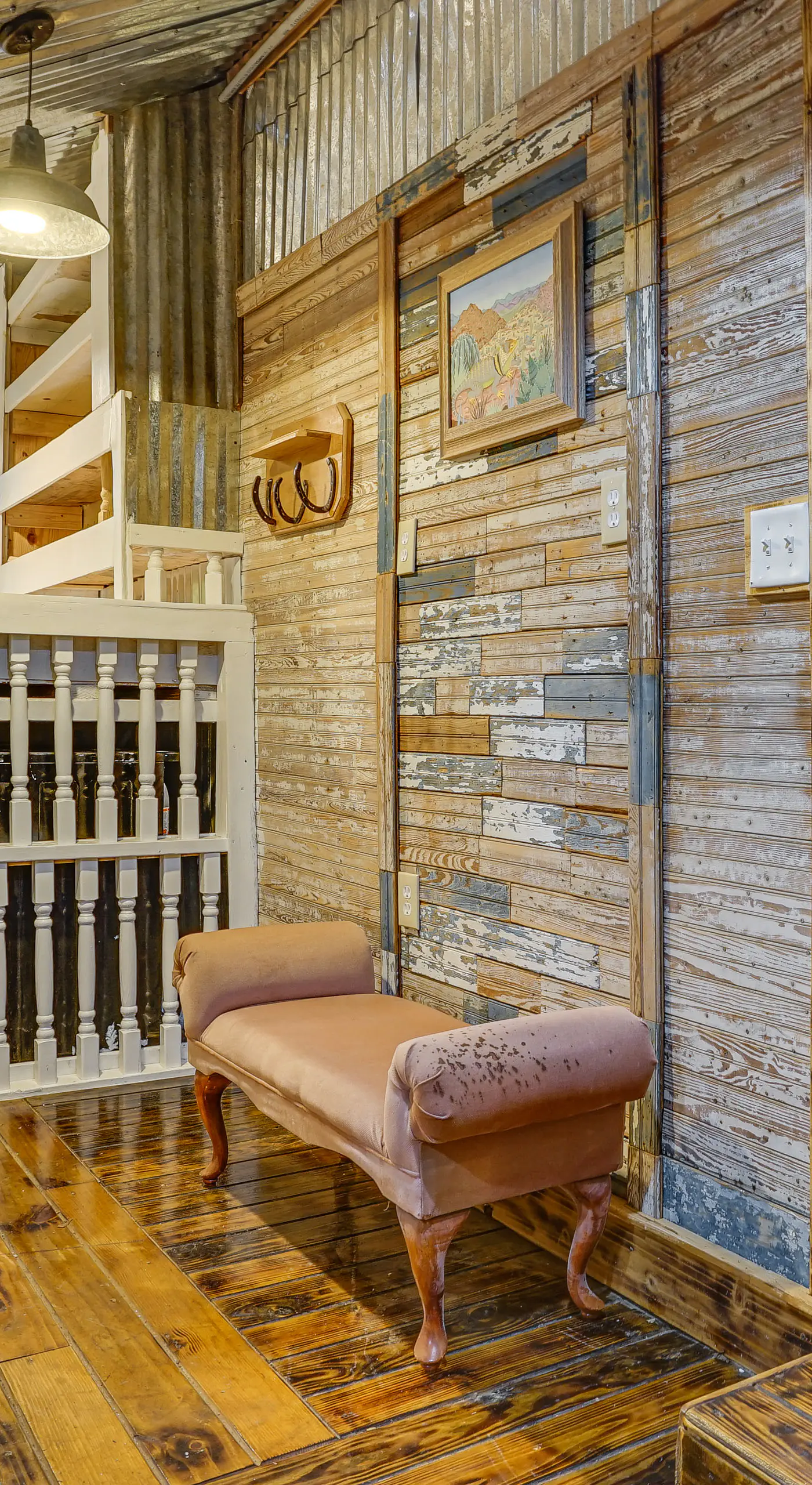Walk to Granbury Square & Beach! 'Texas Cottage'