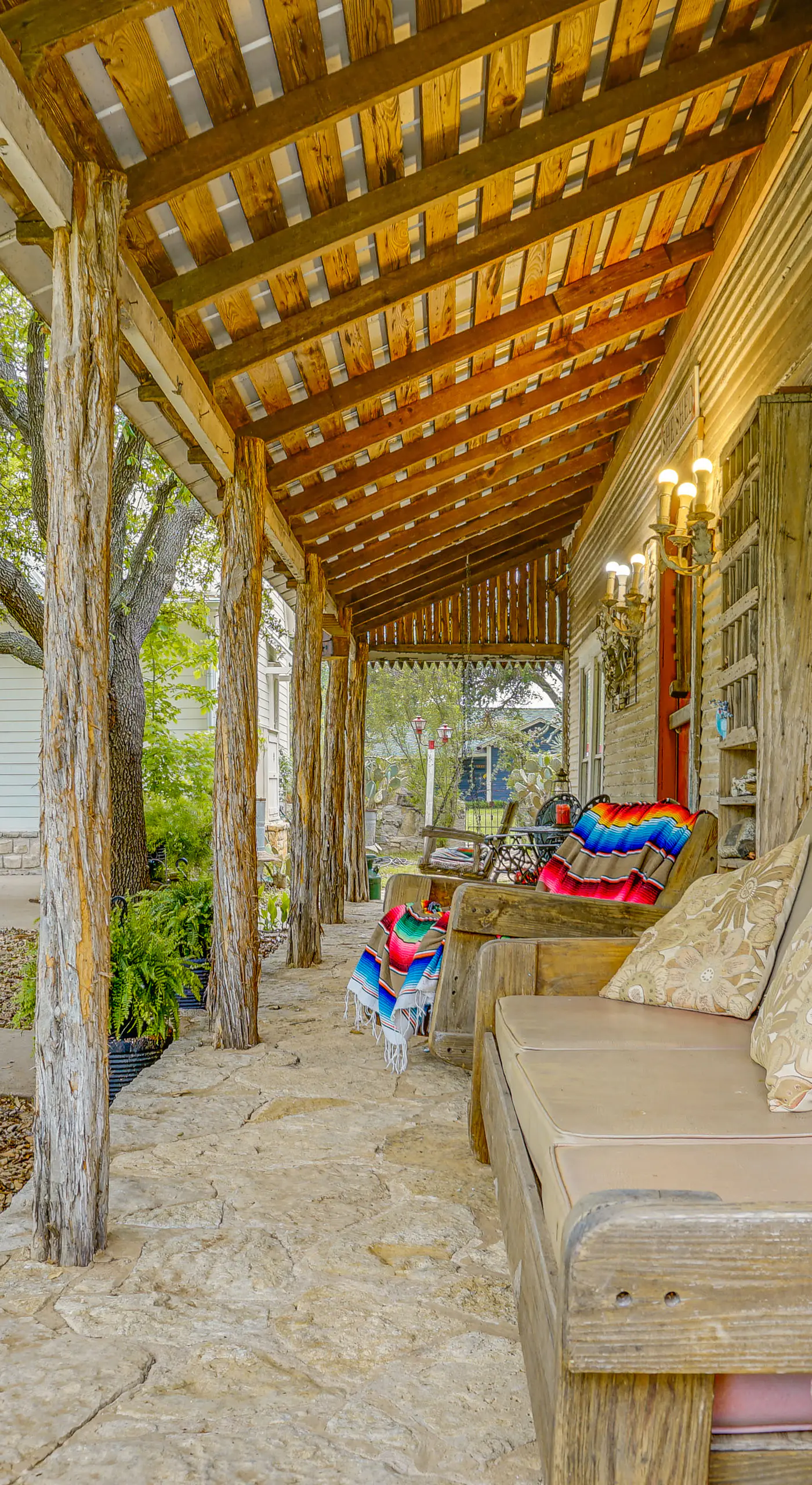 Walk to Granbury Square & Beach! 'Texas Cottage'