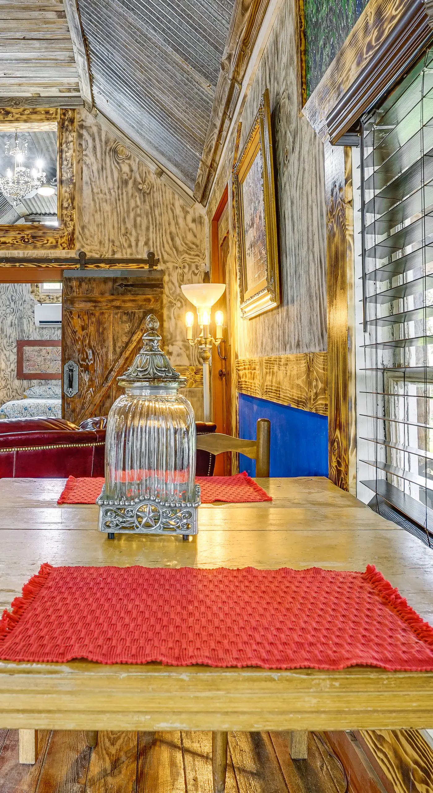 Walk to Granbury Square & Beach! 'Texas Cottage'