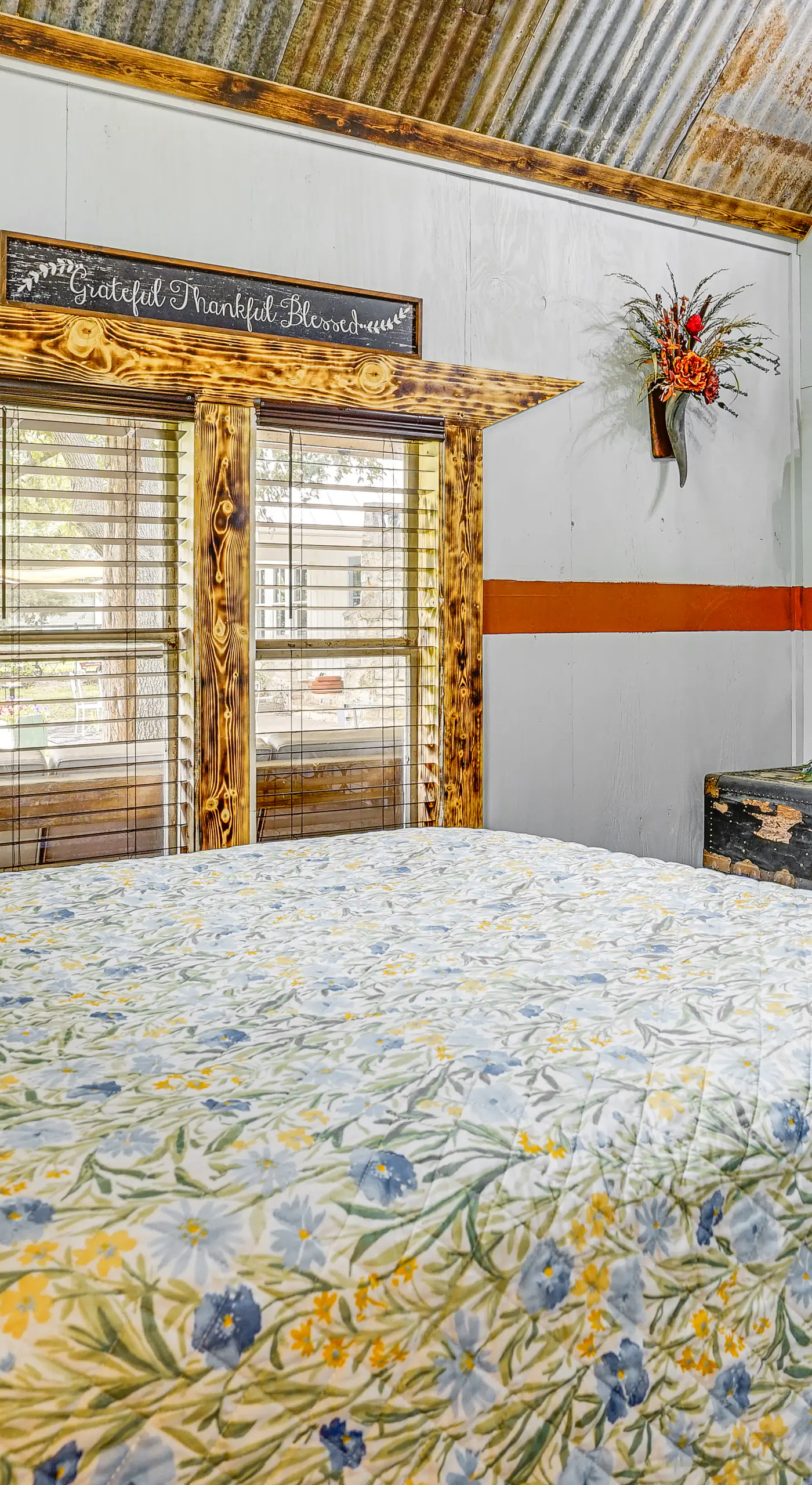 Walk to Granbury Square & Beach! 'Texas Cottage'
