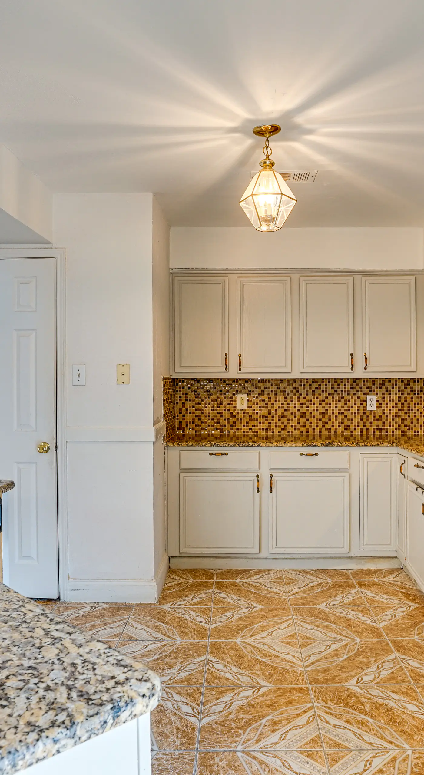 Large Families Welcome! Spacious Fort Worth Home