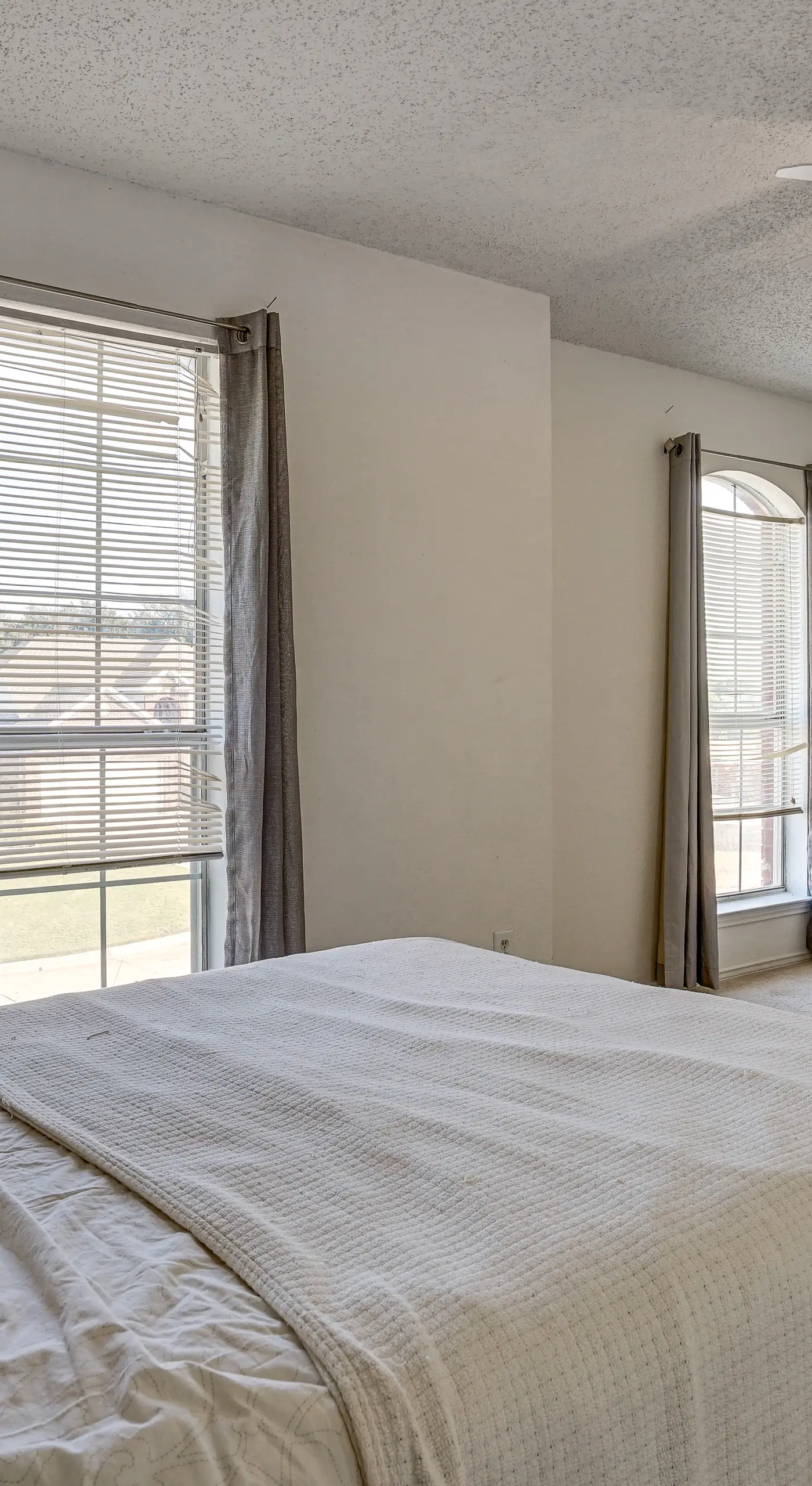 Large Families Welcome! Spacious Fort Worth Home