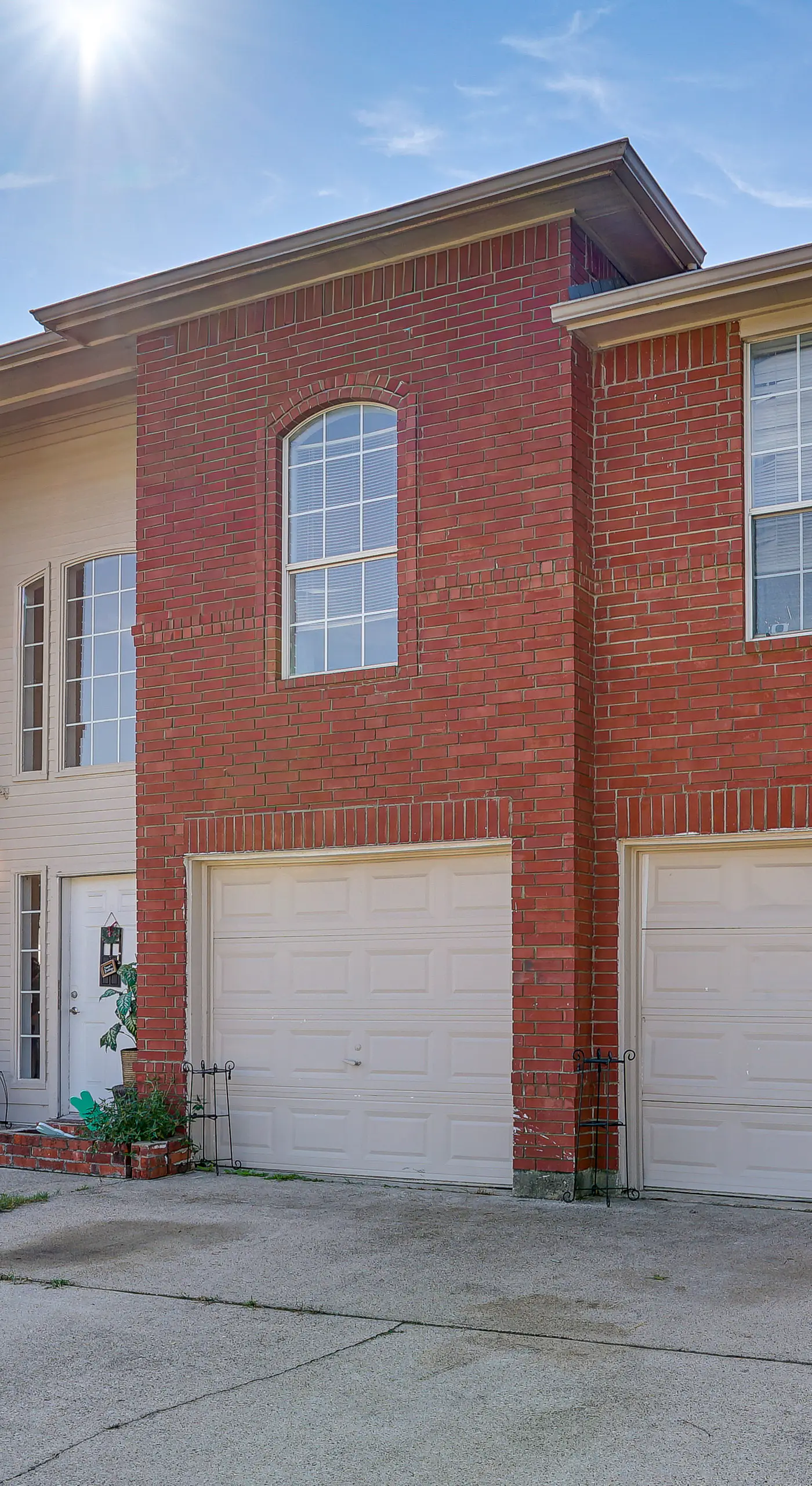 Large Families Welcome! Spacious Fort Worth Home