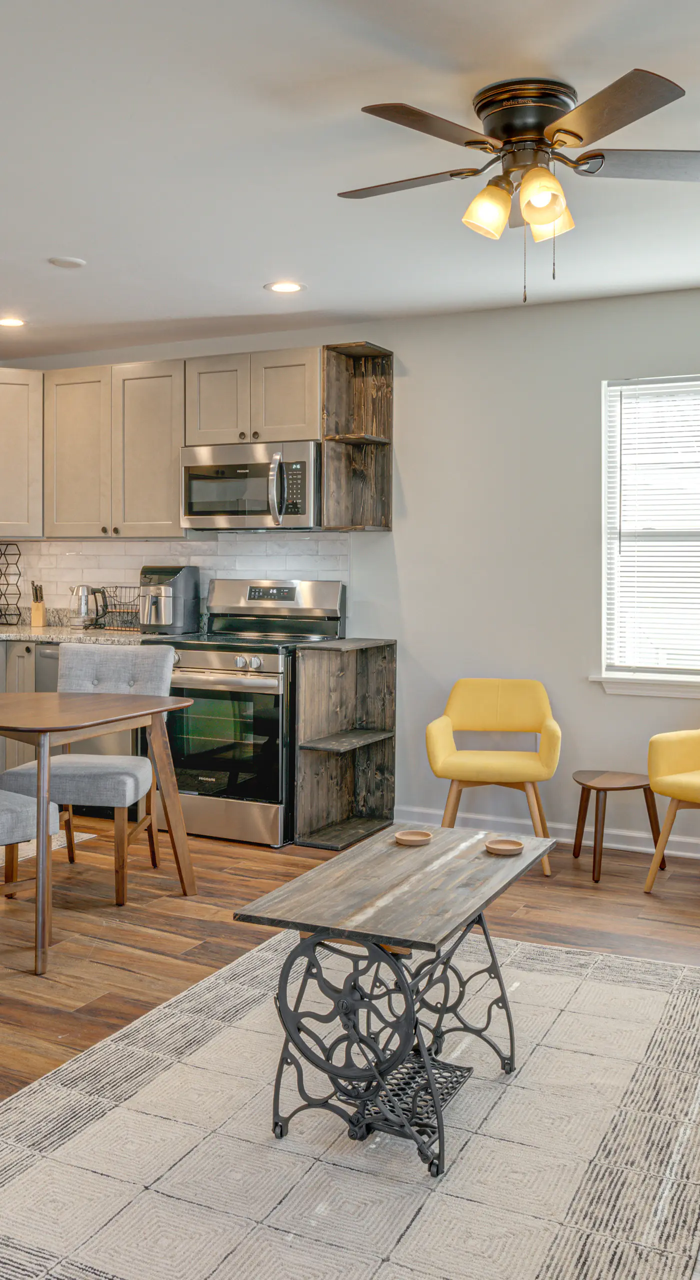 Louisville Charm Near the Derby: Apt w/ Yard!