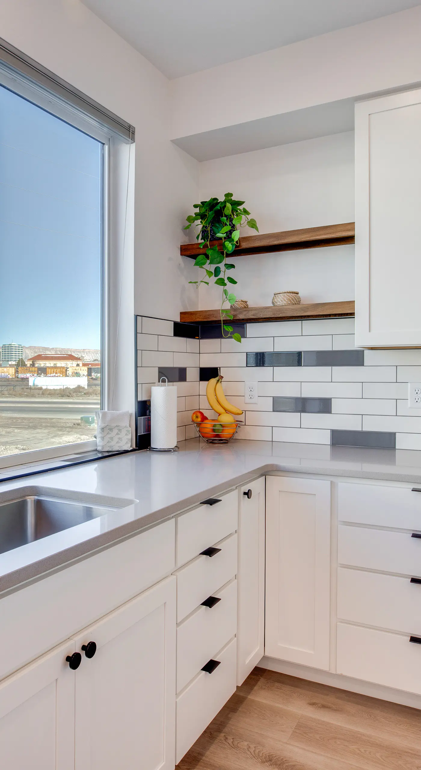 Mtn-View Balcony: Riverside Grand Junction Home!