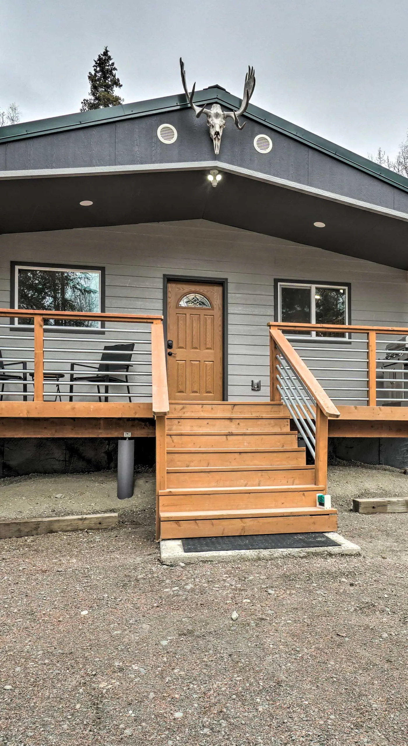 Cozy Downtown Soldotna Cabin: Dogs Welcome!