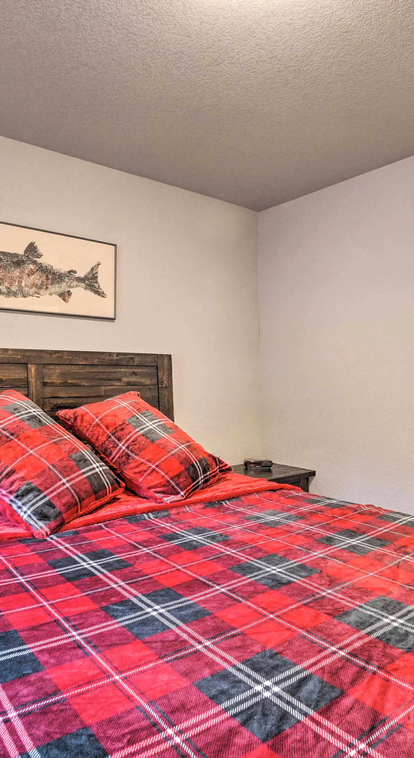 Cozy Downtown Soldotna Cabin: Dogs Welcome!