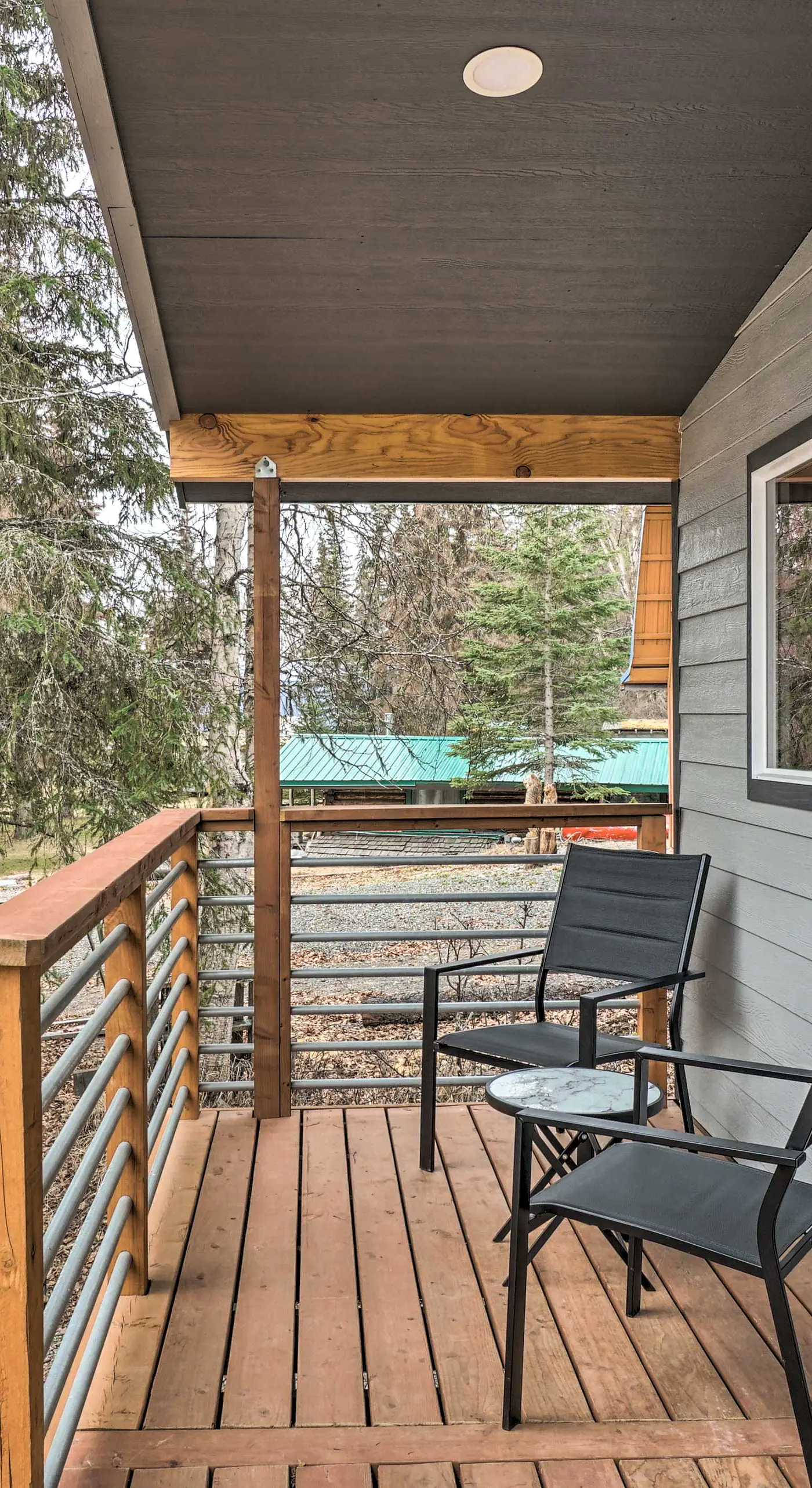 Cozy Downtown Soldotna Cabin: Dogs Welcome!