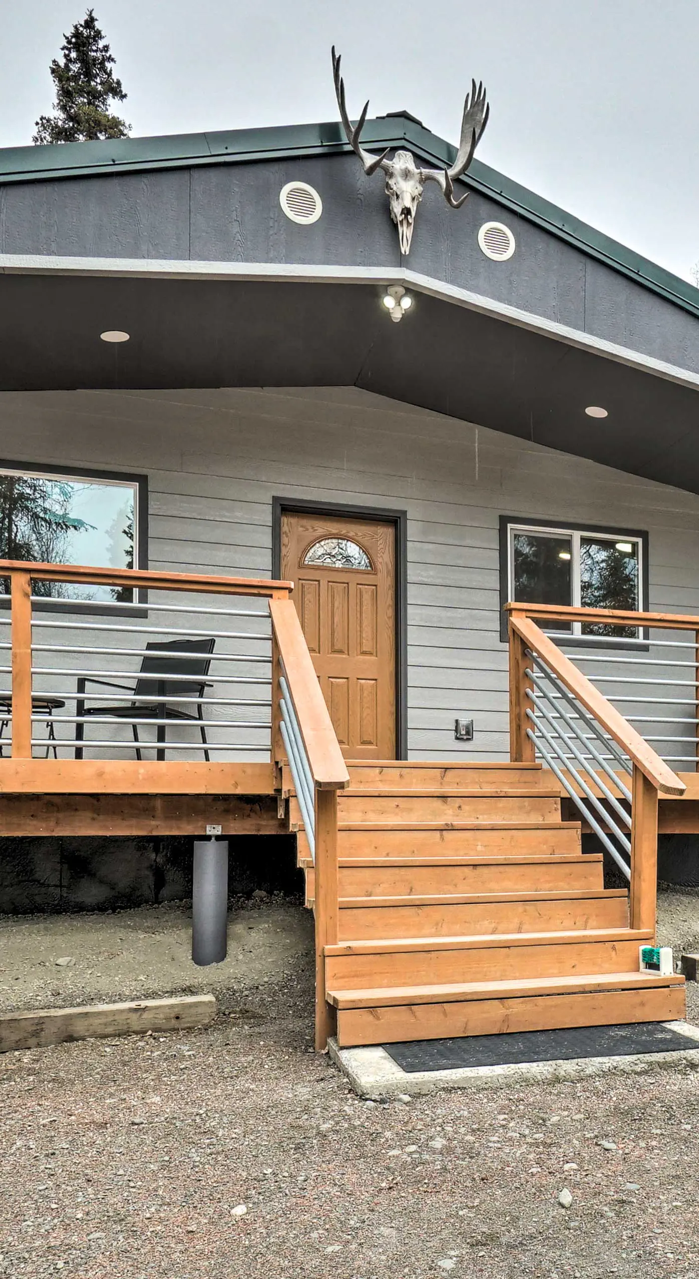 Cozy Downtown Soldotna Cabin: Dogs Welcome!