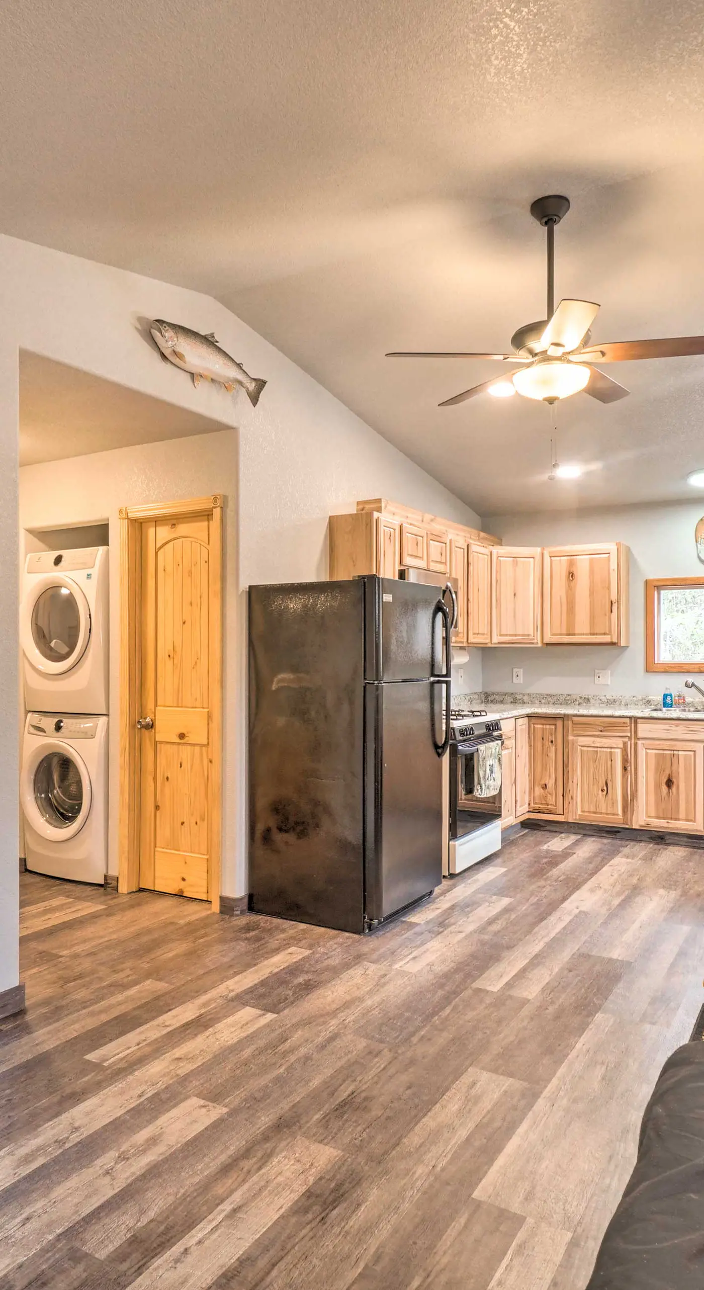 Cozy Downtown Soldotna Cabin: Dogs Welcome!
