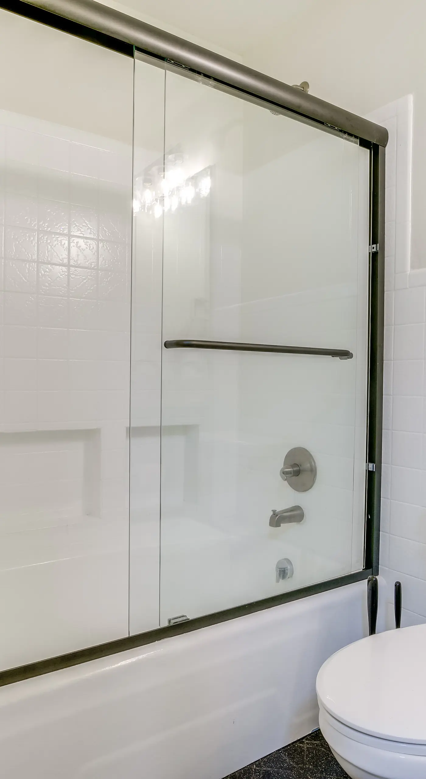 7 Mi to Dtwn Durham: Home w/ Hot Tub & Game Room!