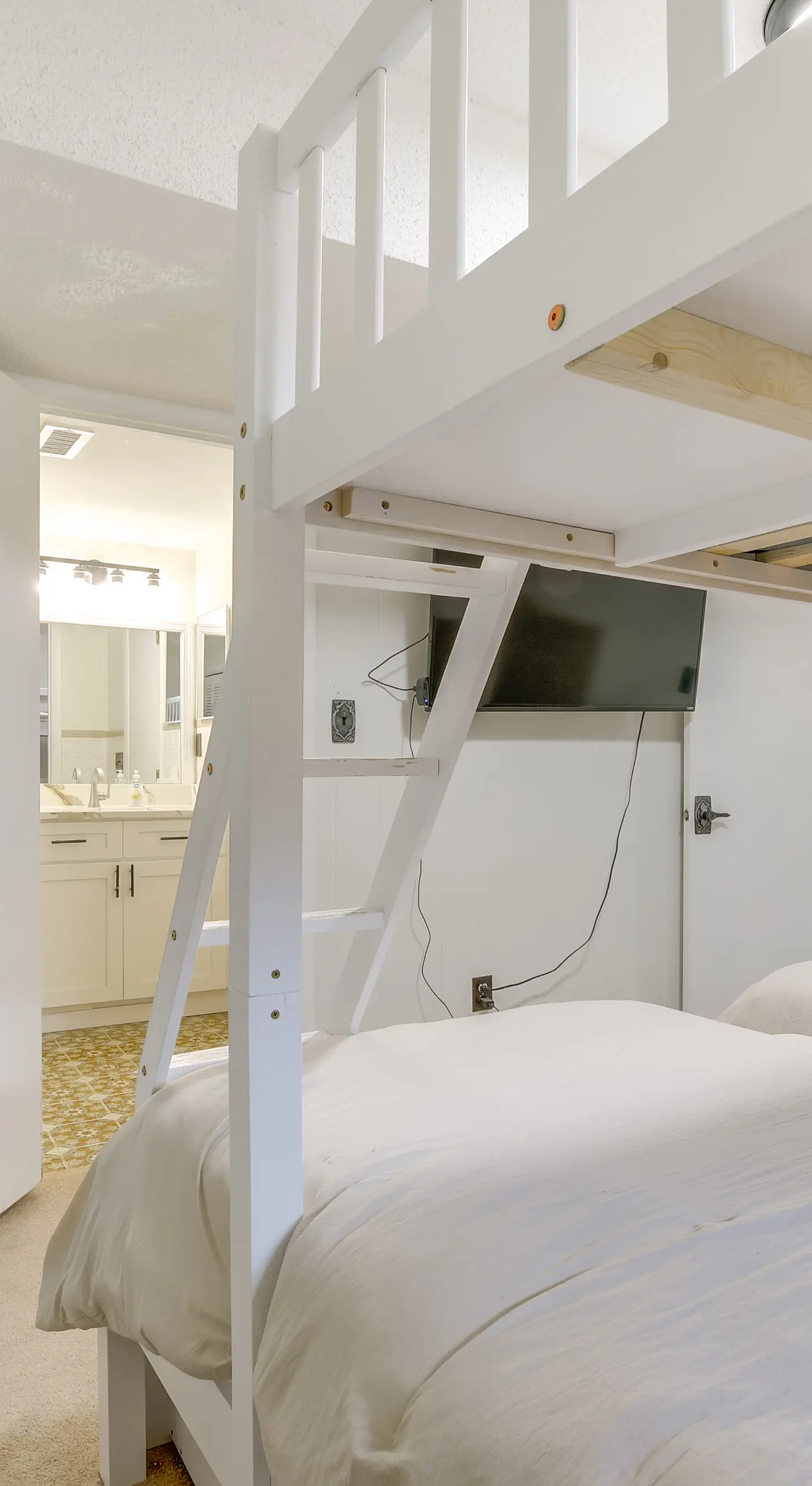 7 Mi to Dtwn Durham: Home w/ Hot Tub & Game Room!